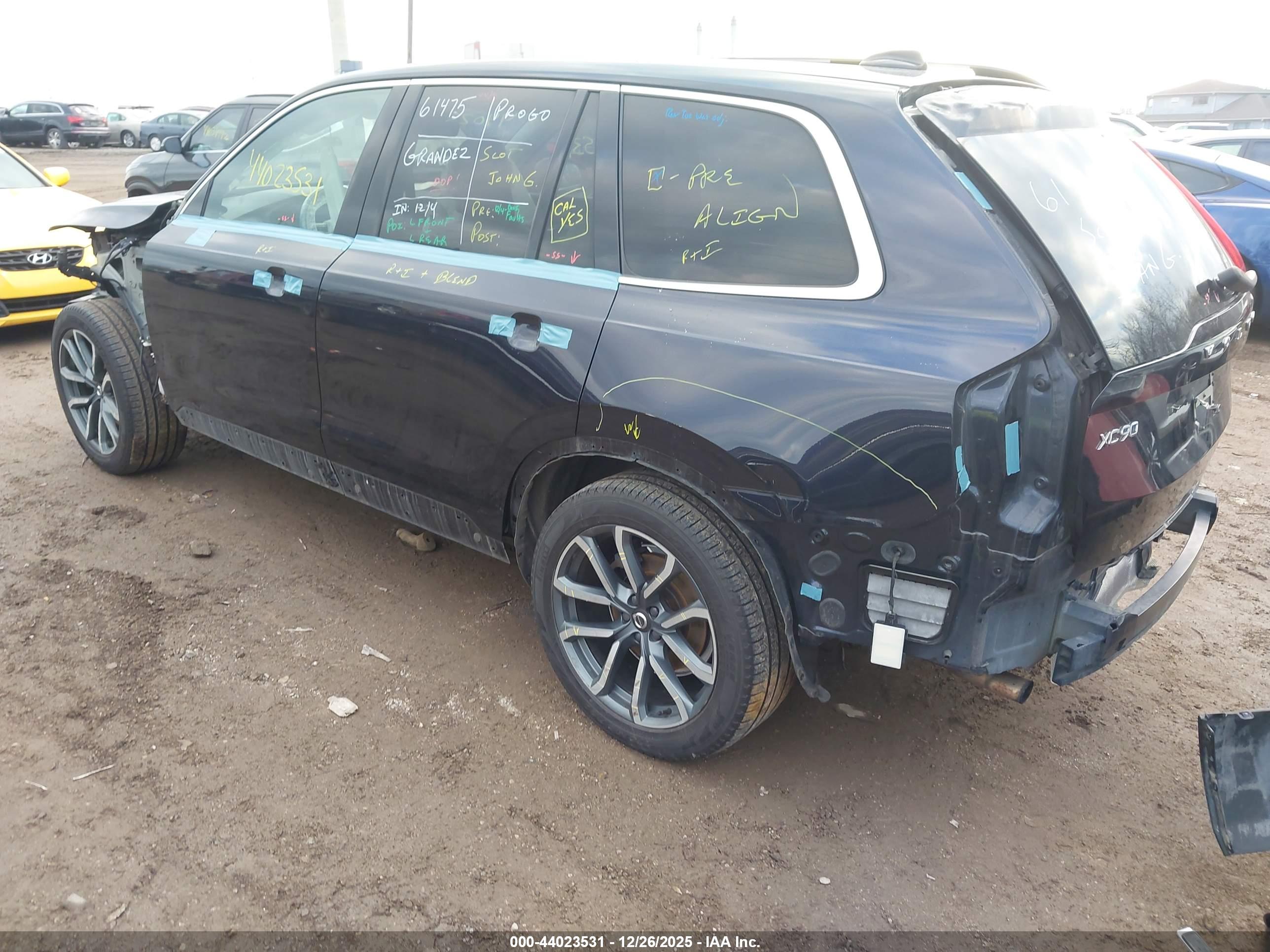 VOLVO XC90 image 3