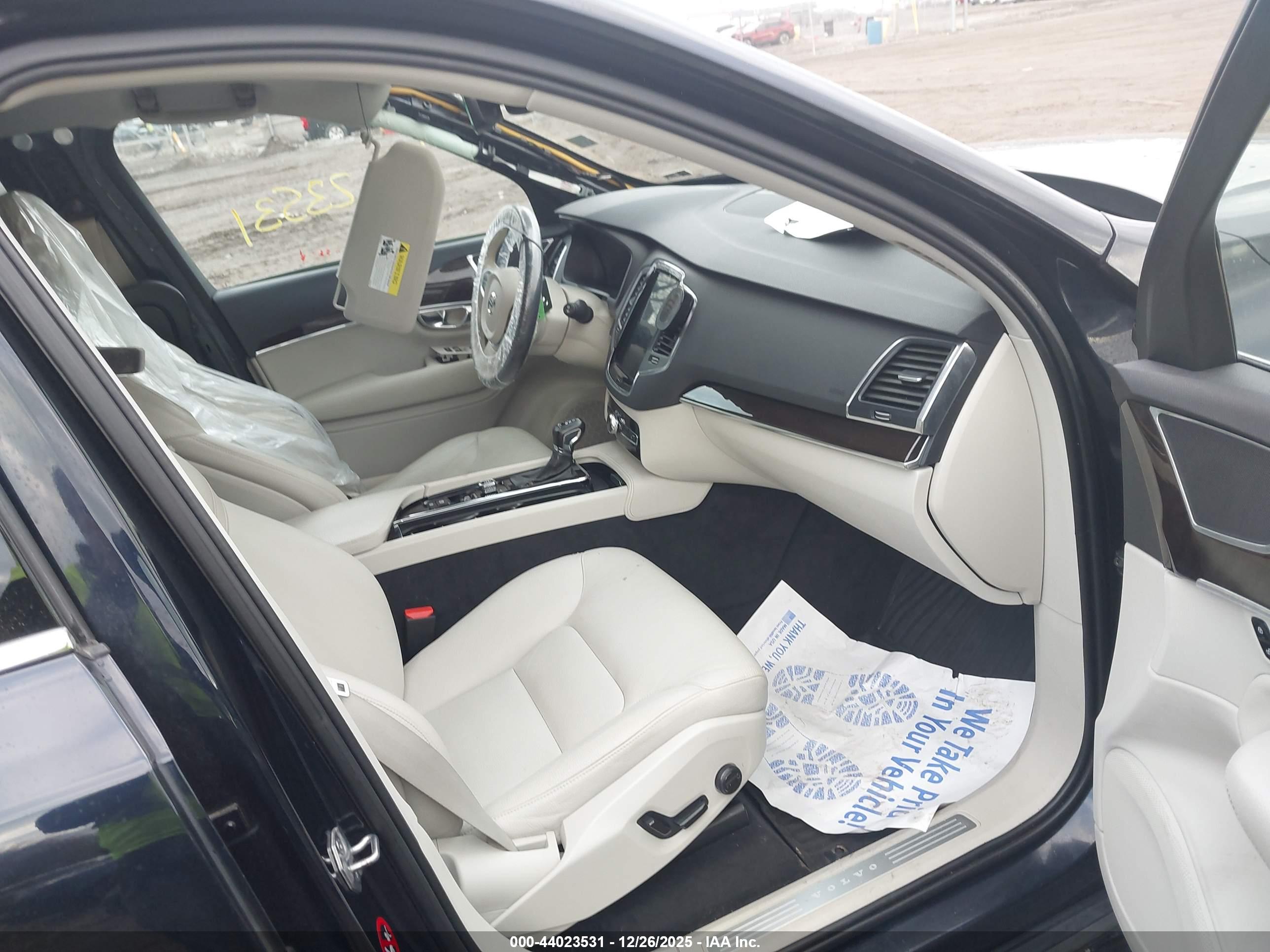 VOLVO XC90 image 5