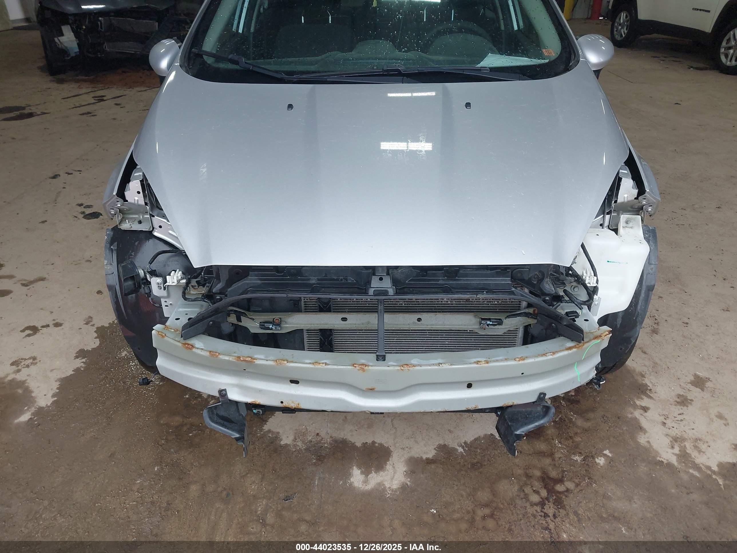 FORD FIESTA image 6