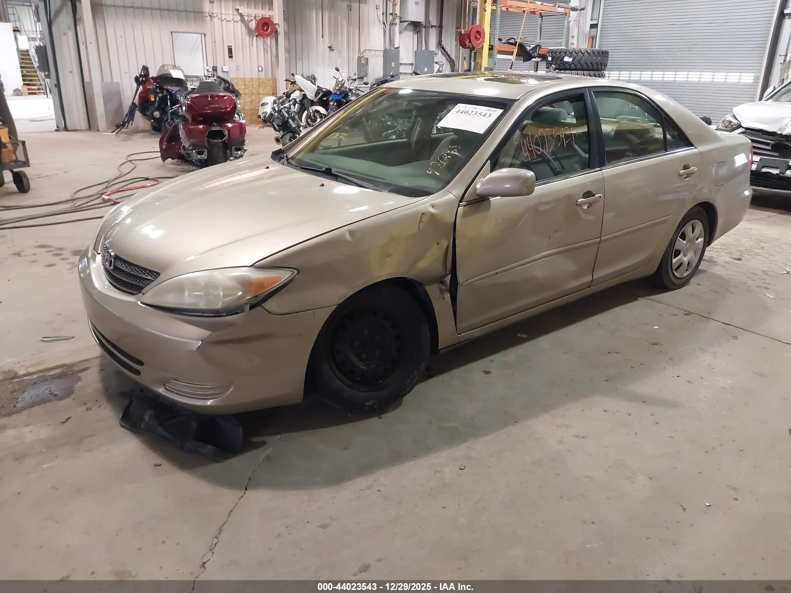 TOYOTA CAMRY image 2