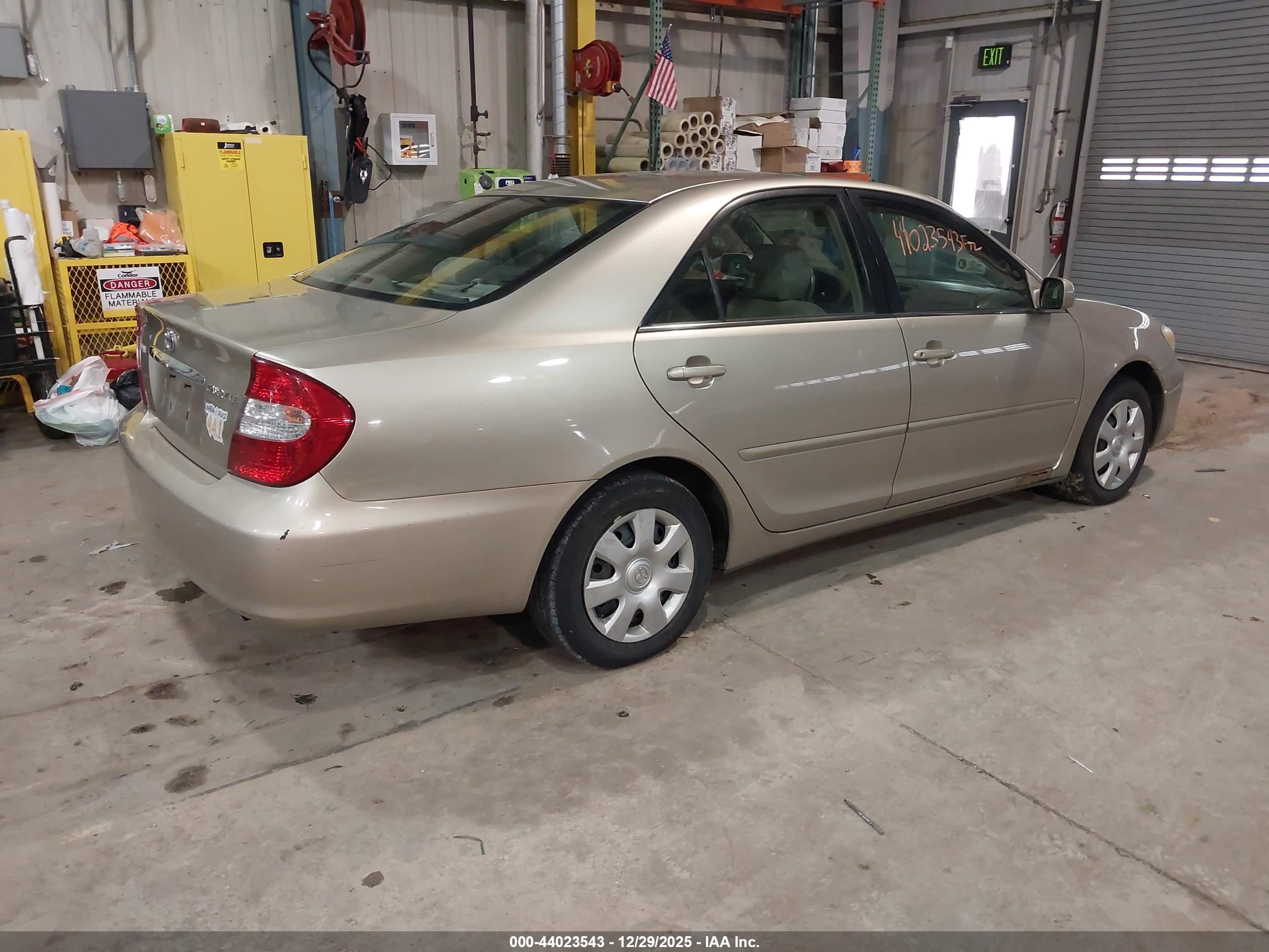 TOYOTA CAMRY image 4