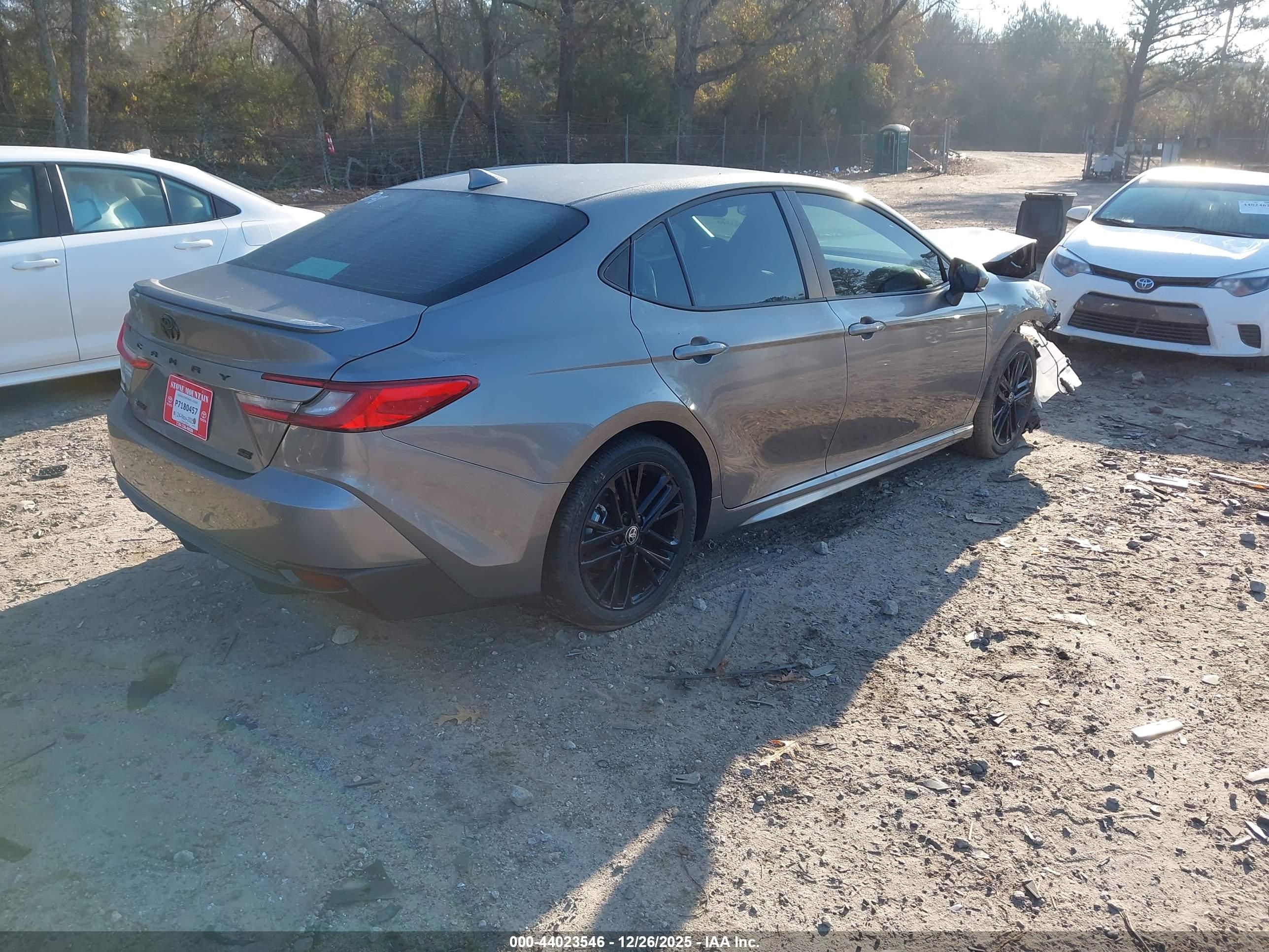 TOYOTA CAMRY image 4
