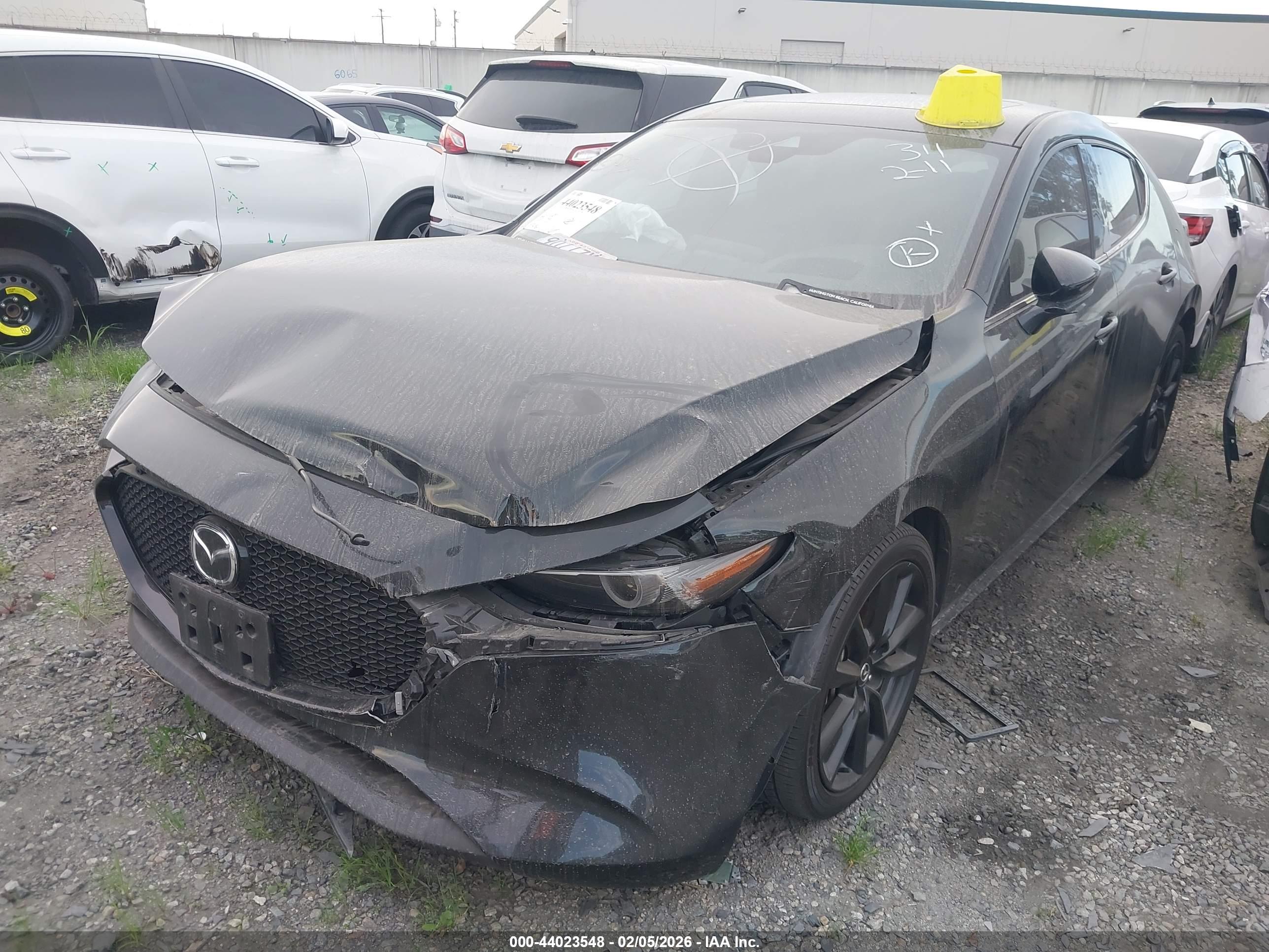 MAZDA MAZDA3 image 2