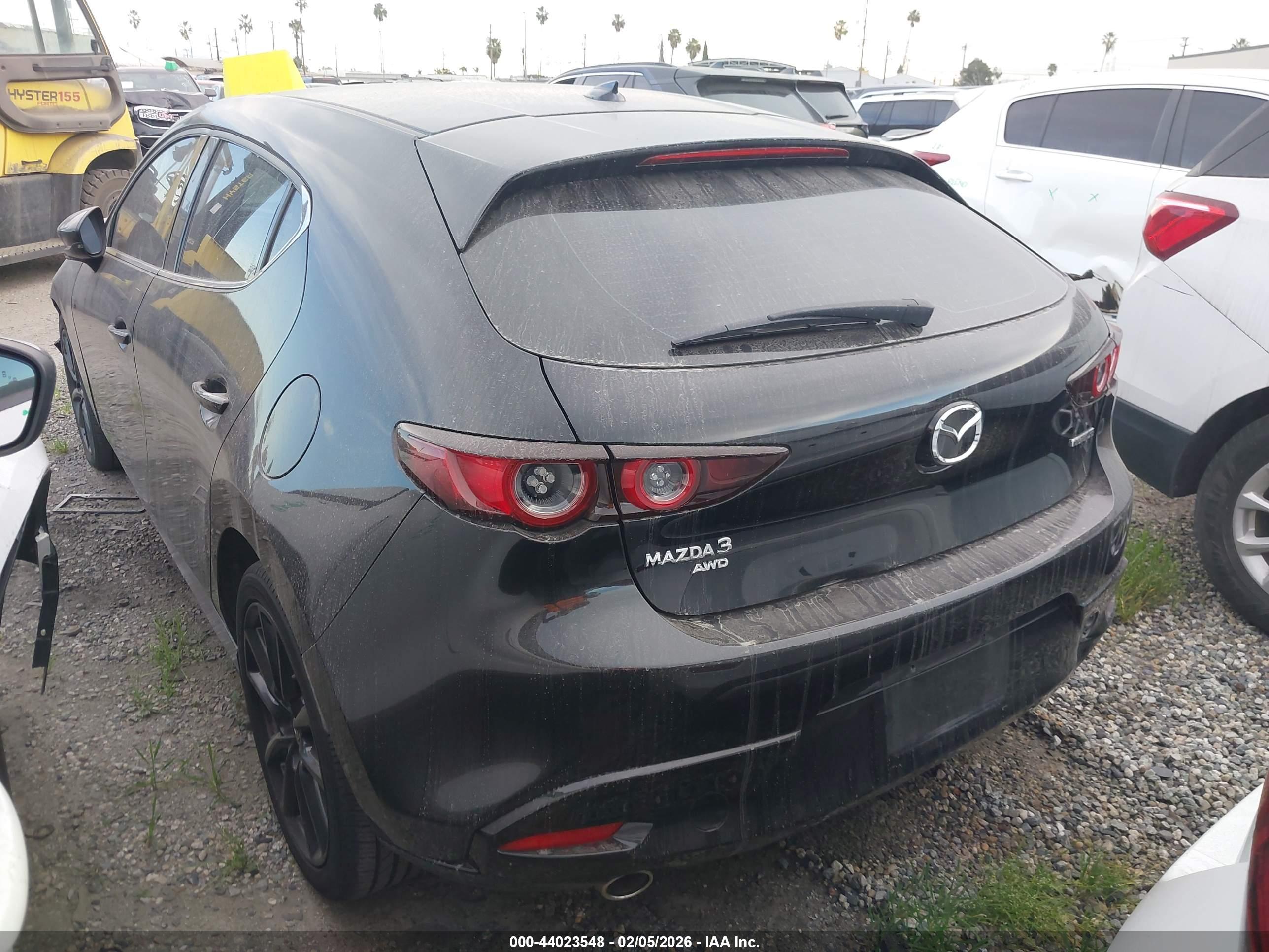 MAZDA MAZDA3 image 3