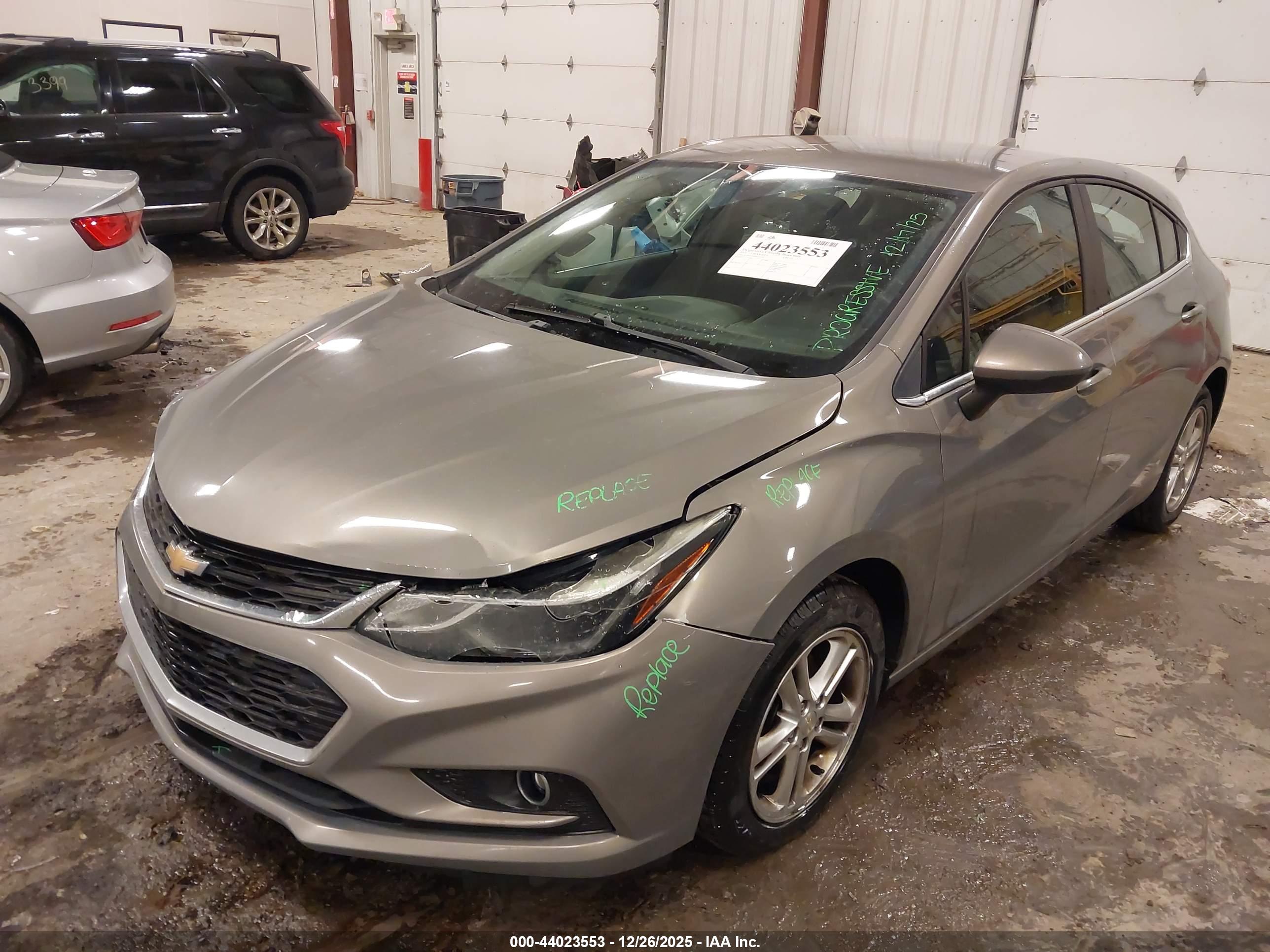 CHEVROLET CRUZE image 2