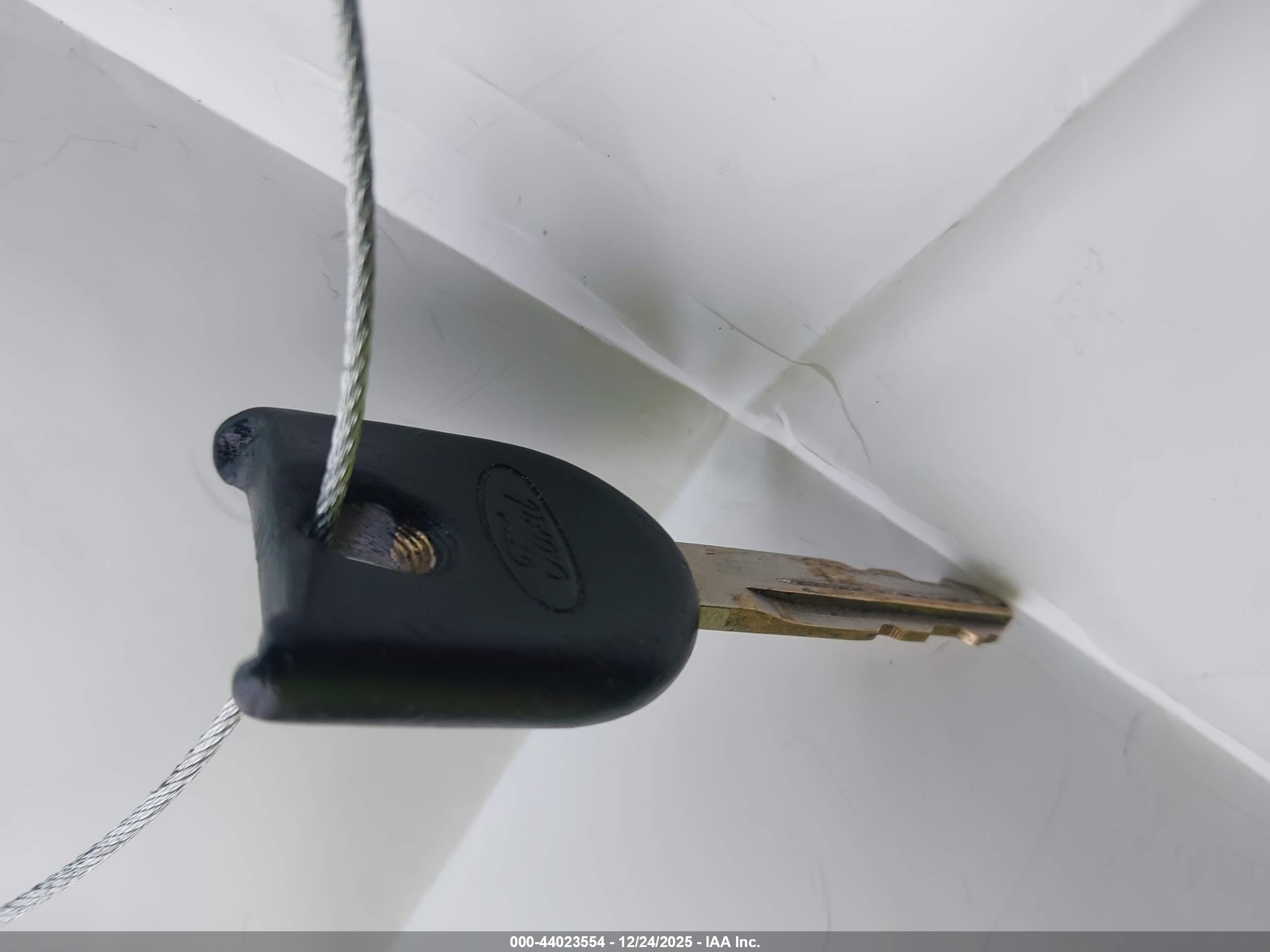 FORD ESCAPE image 11