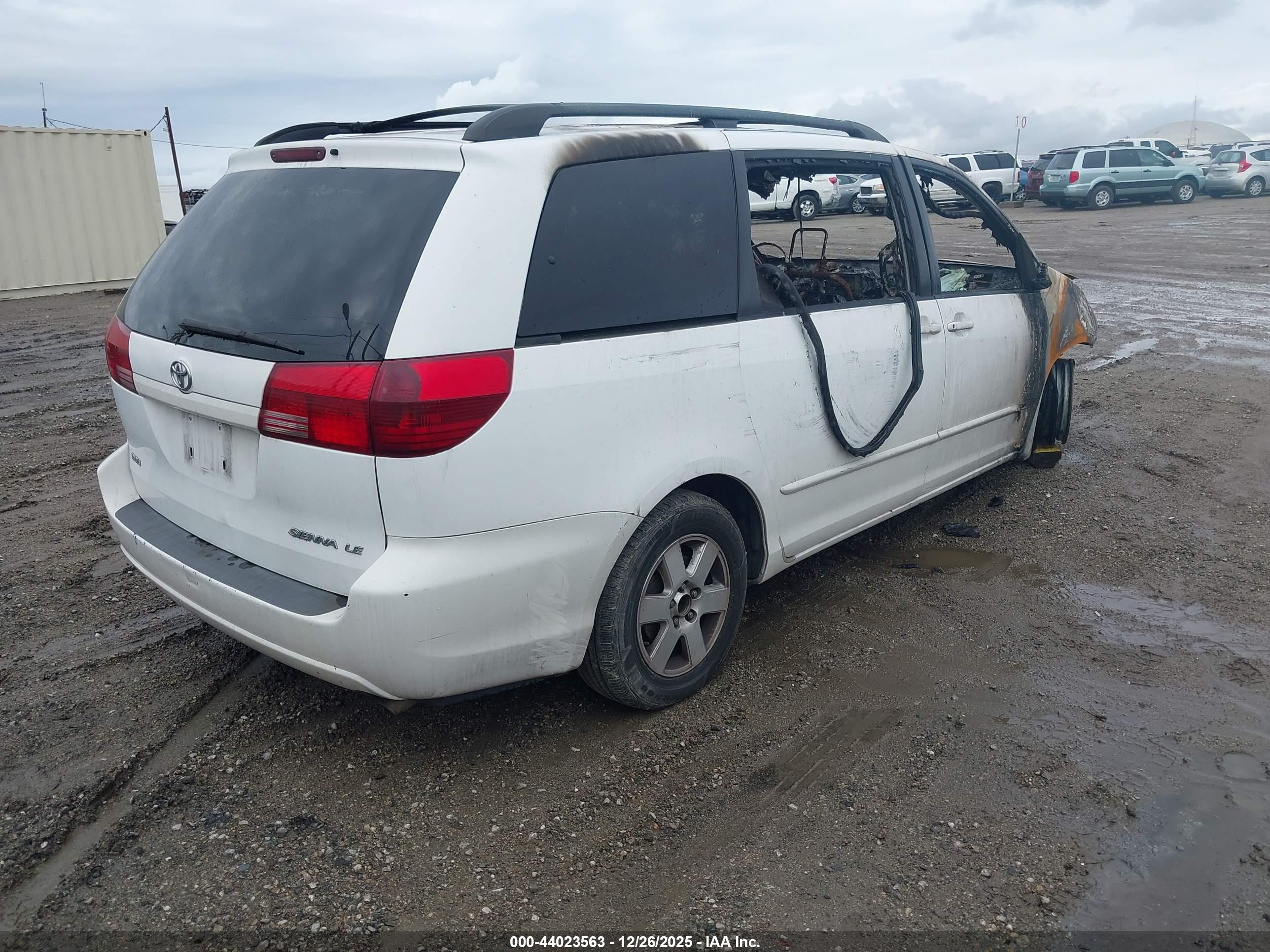 TOYOTA SIENNA image 4