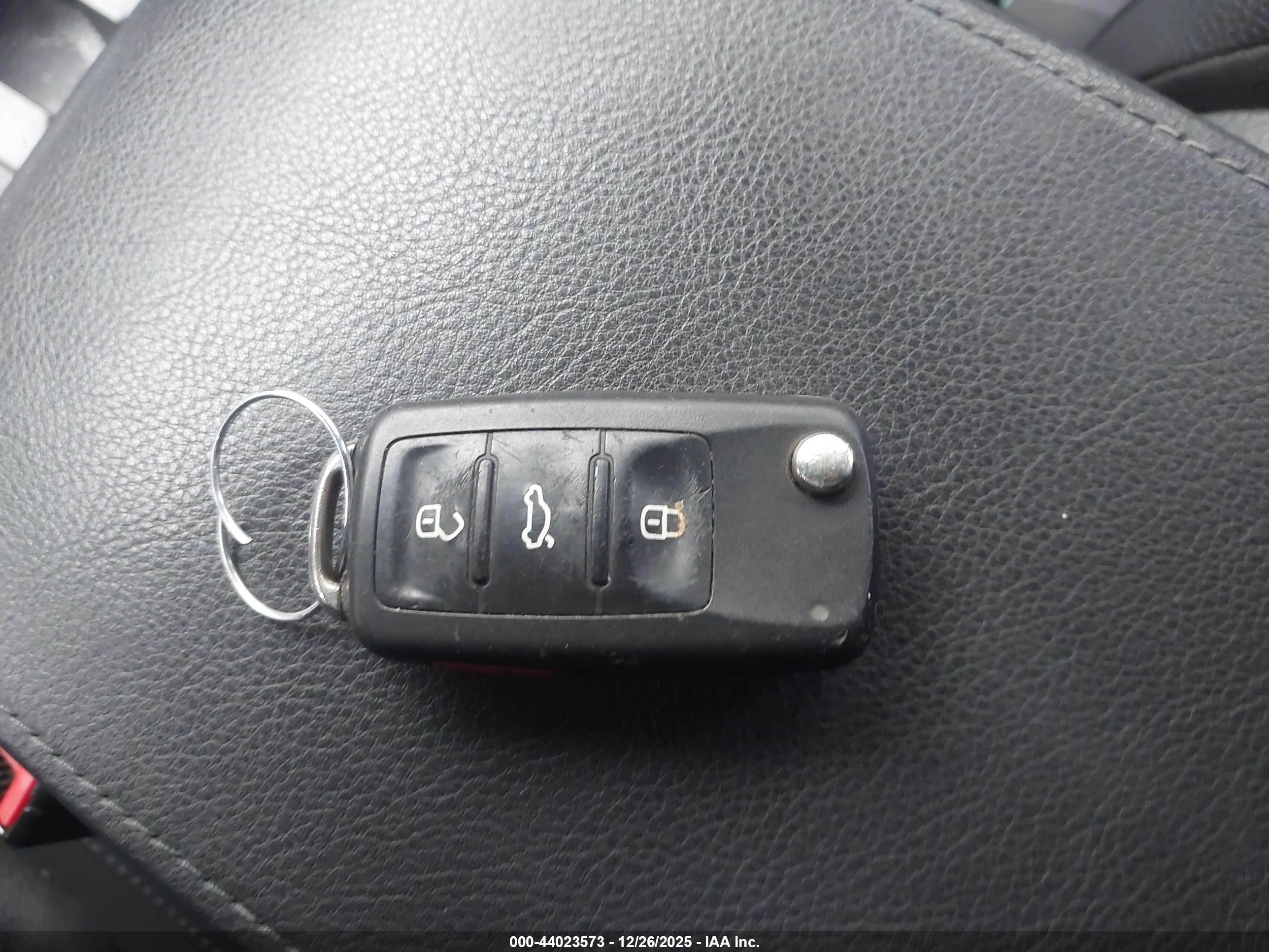 VOLKSWAGEN TIGUAN image 11