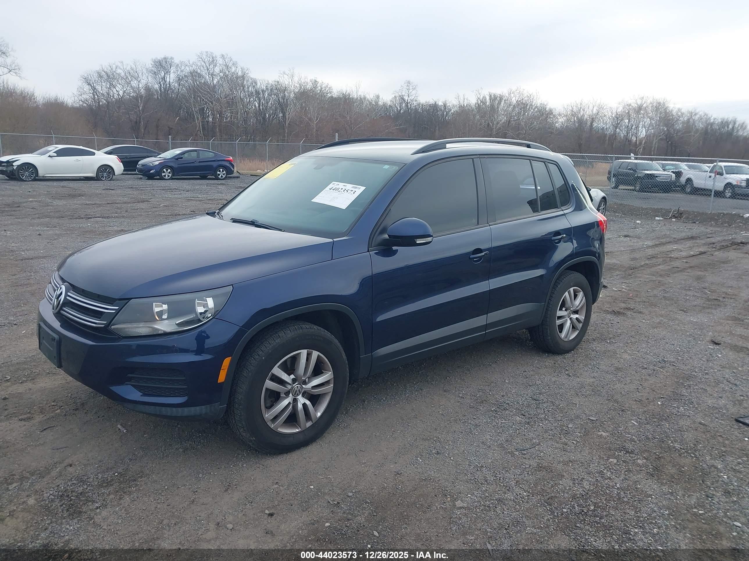 VOLKSWAGEN TIGUAN image 2
