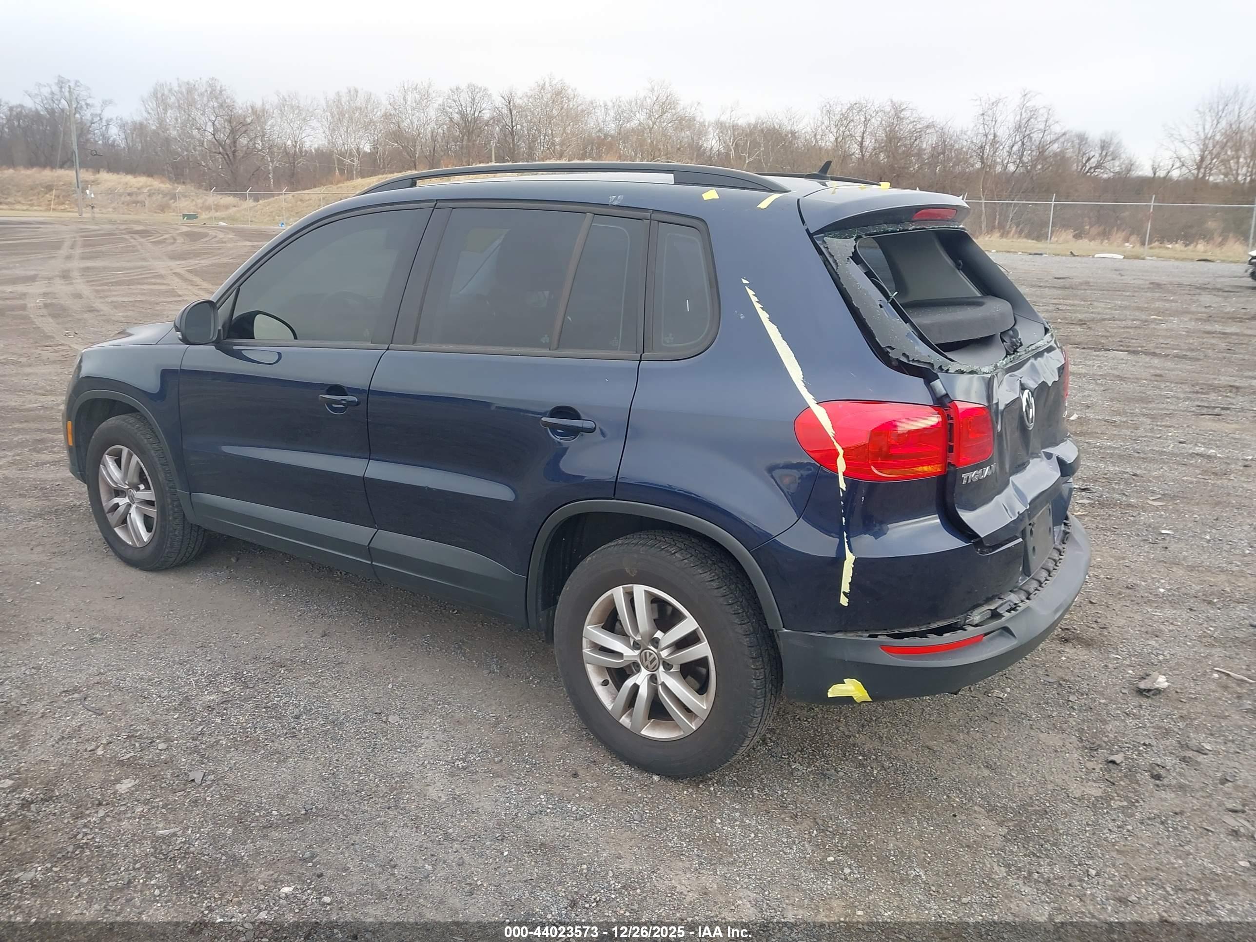 VOLKSWAGEN TIGUAN image 3
