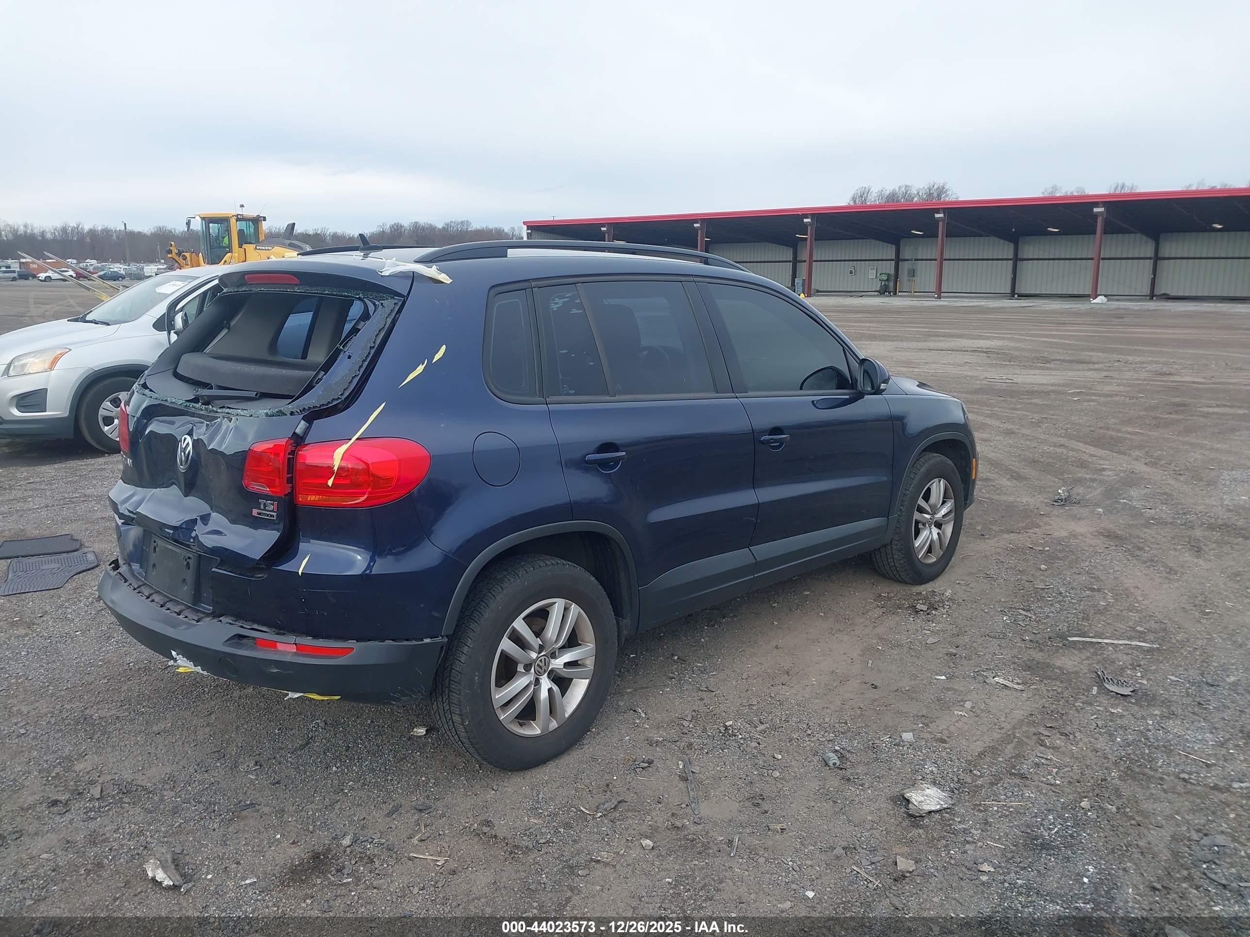 VOLKSWAGEN TIGUAN image 4