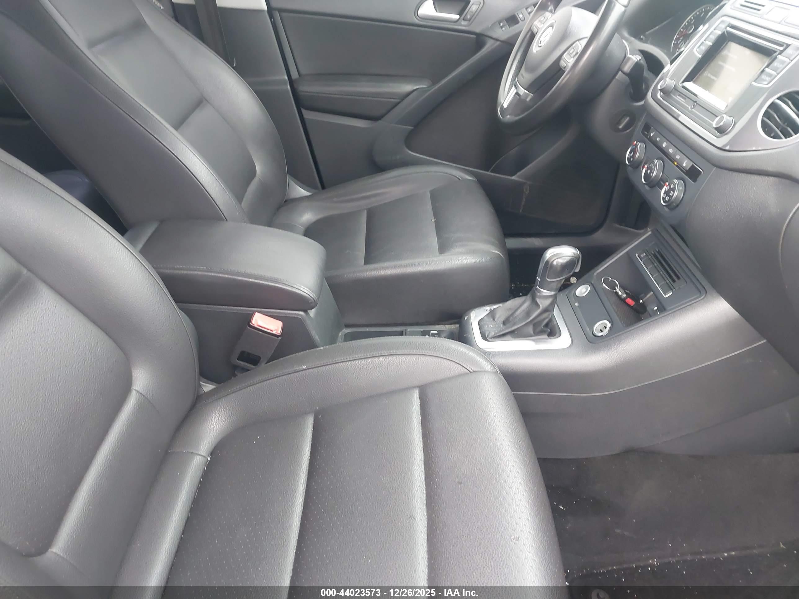 VOLKSWAGEN TIGUAN image 5