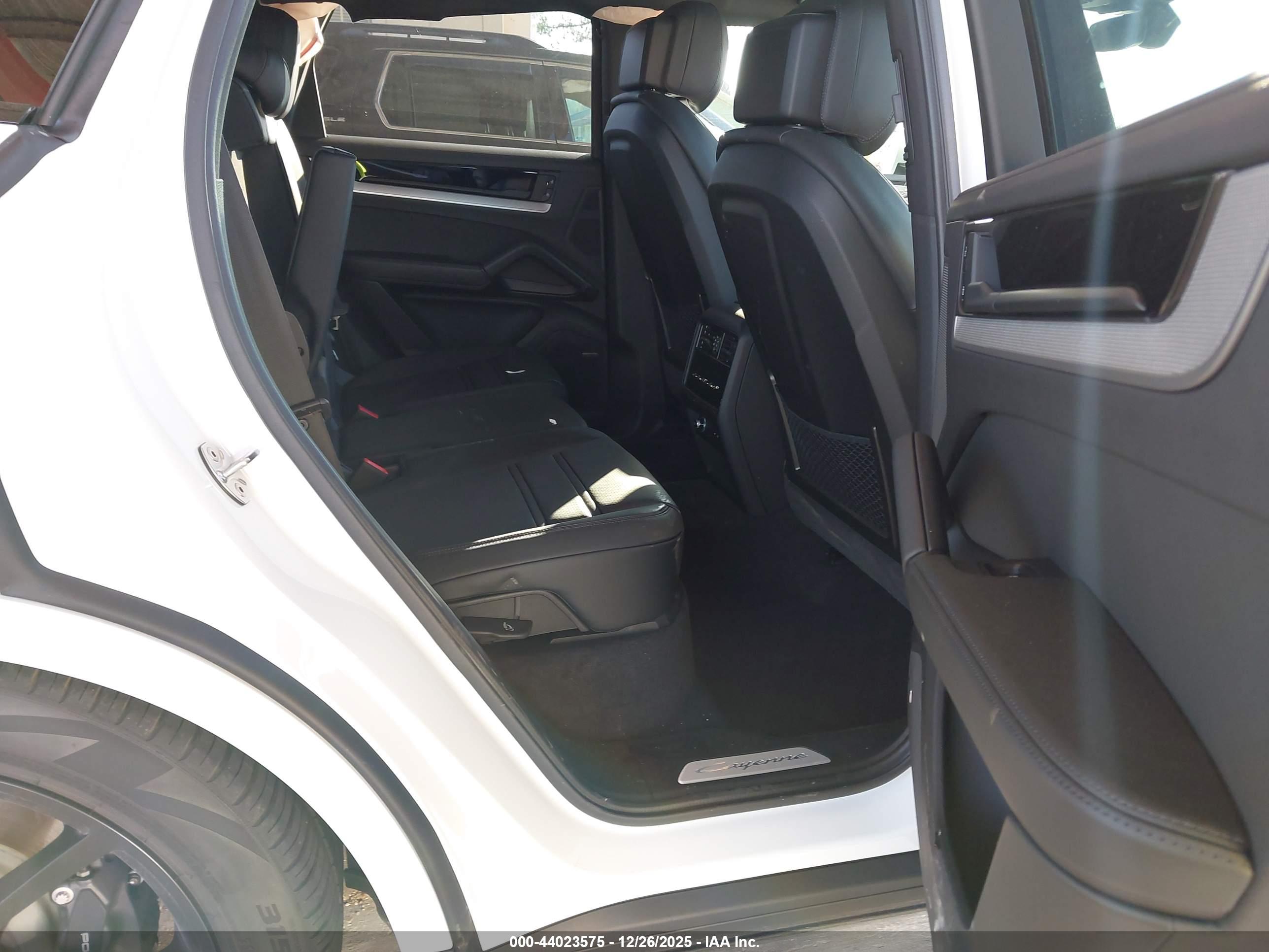 PORSCHE CAYENNE image 8
