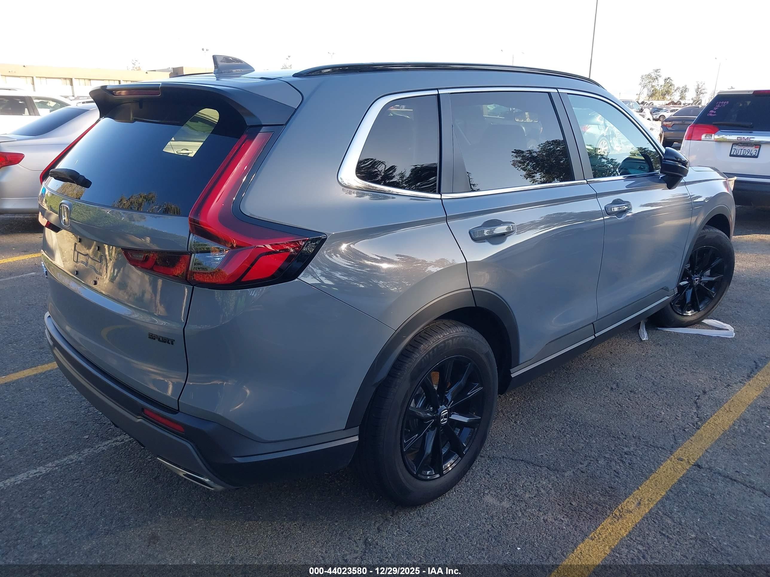HONDA CR-V image 4