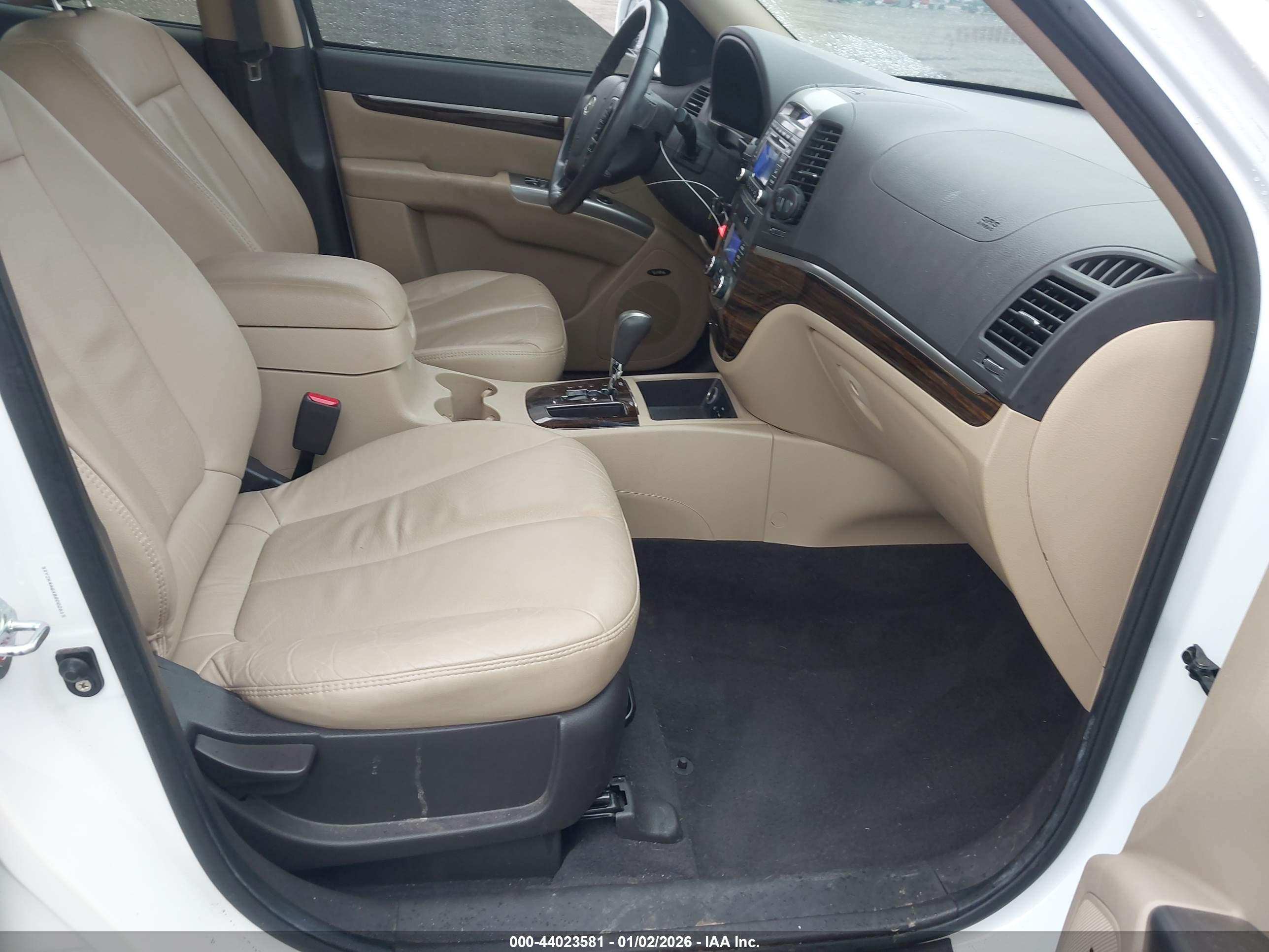 HYUNDAI SANTA image 5