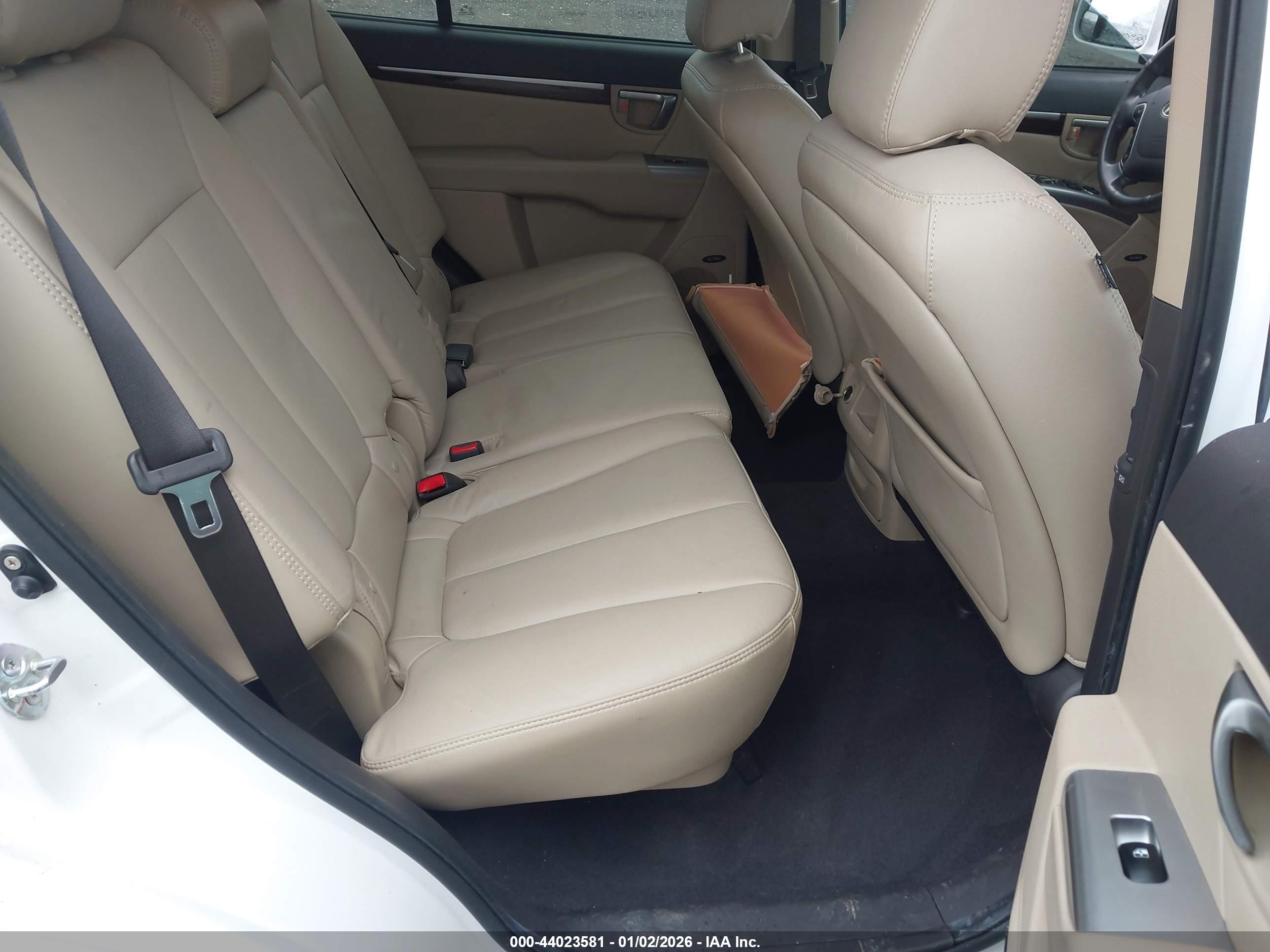 HYUNDAI SANTA image 8