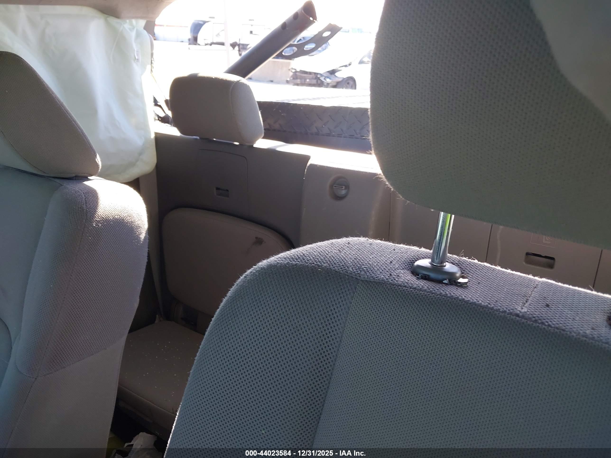 NISSAN FRONTIER image 8