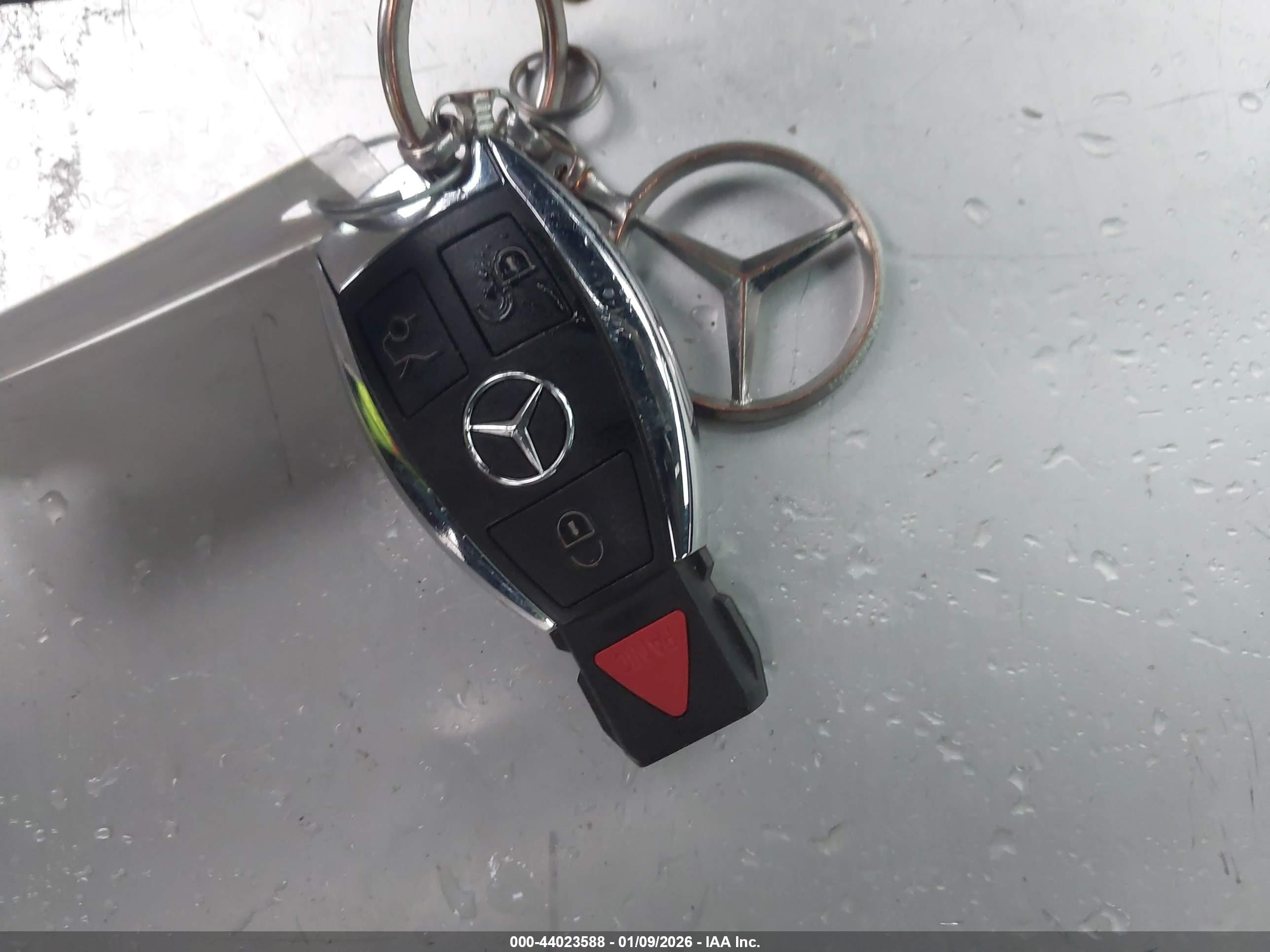 MERCEDES-BENZ C image 11