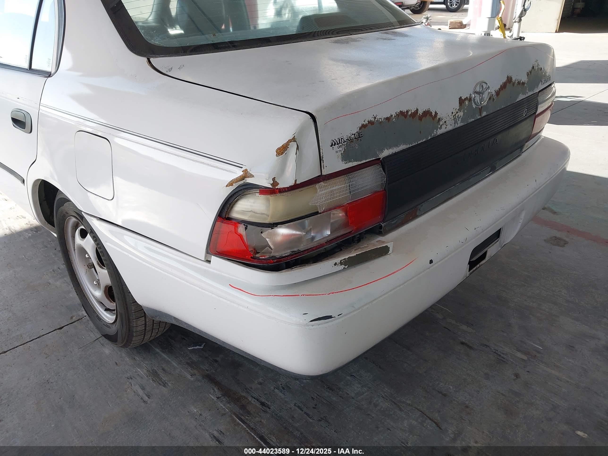 TOYOTA COROLLA image 6