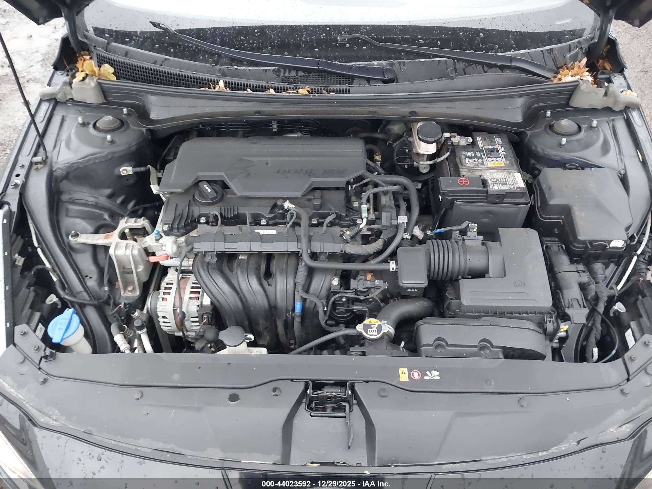 HYUNDAI ELANTRA image 10