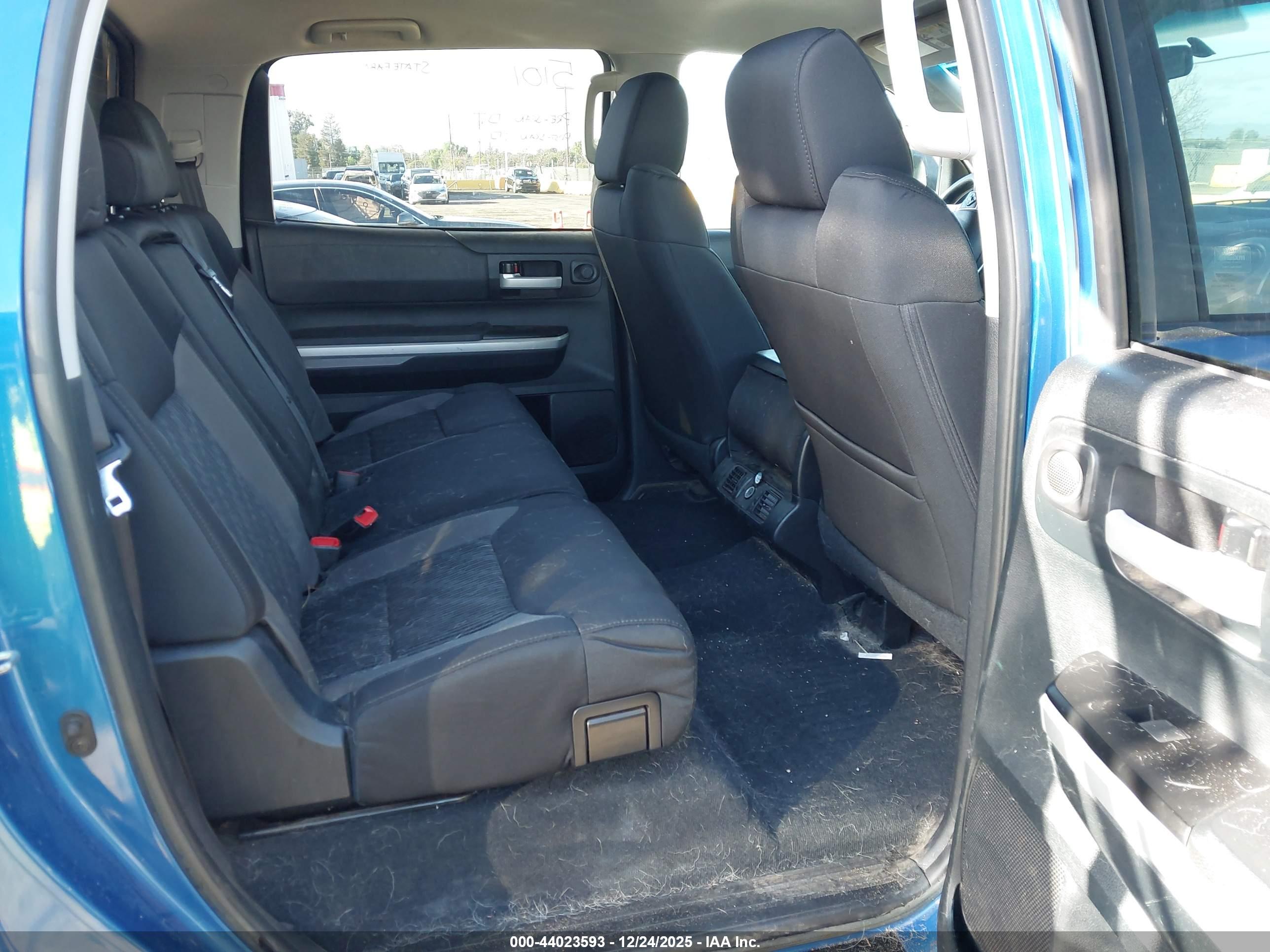 TOYOTA TUNDRA image 8