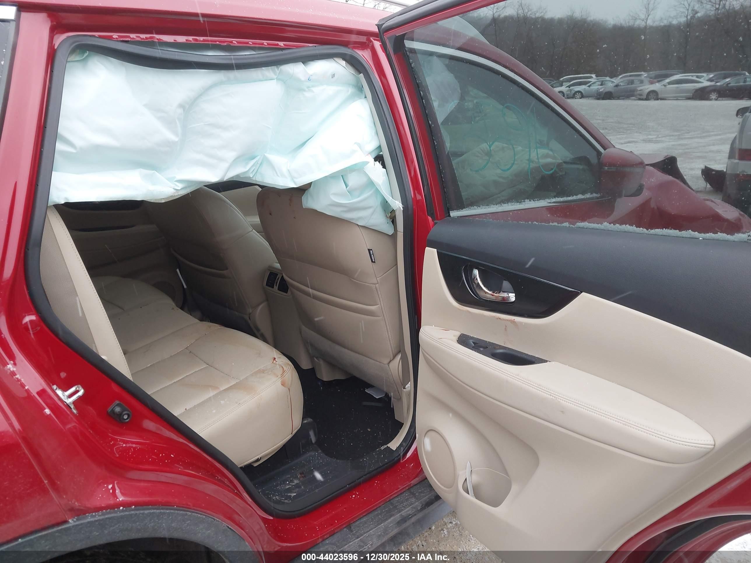 NISSAN ROGUE image 8