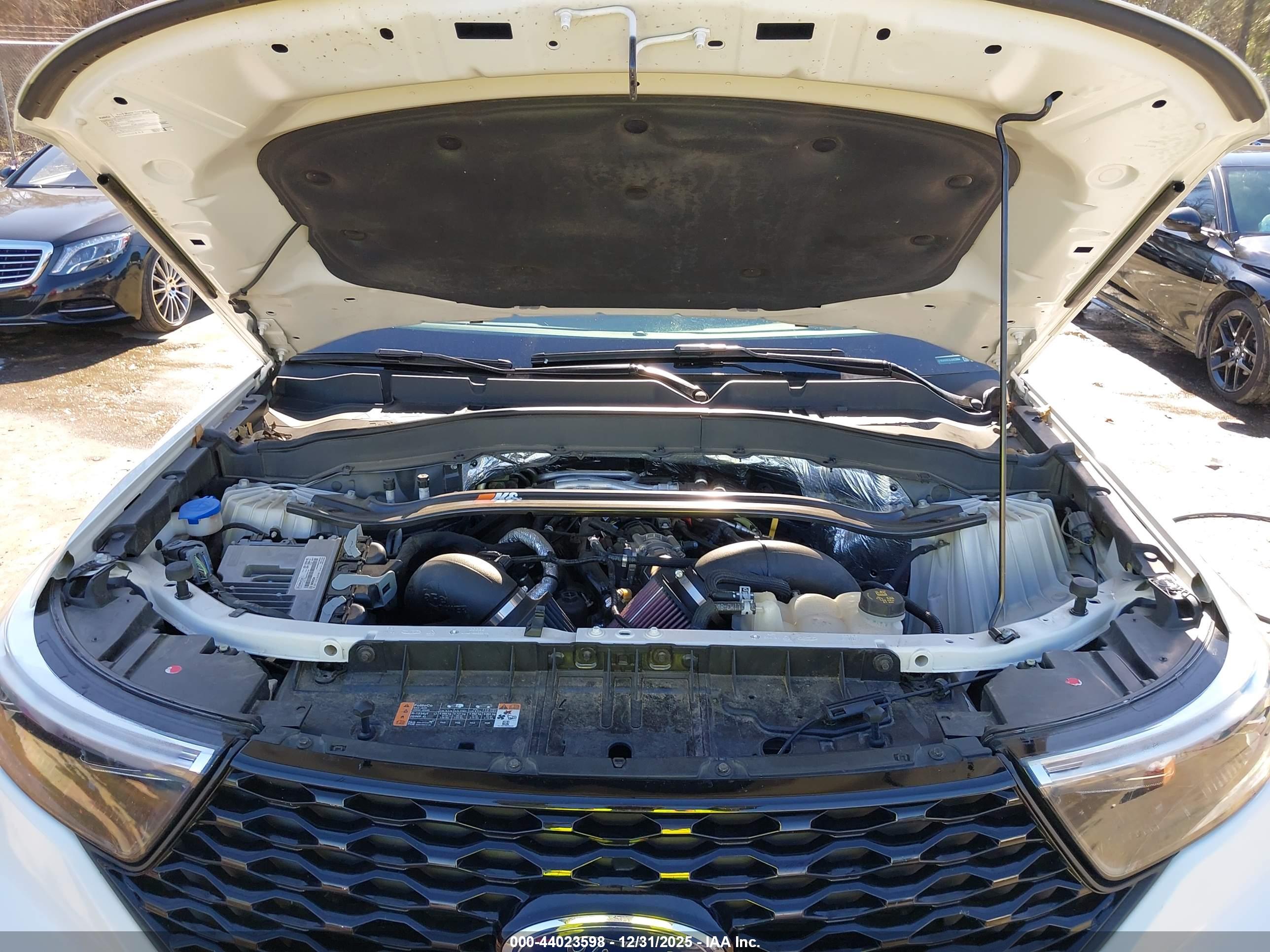 FORD EXPLORER image 10