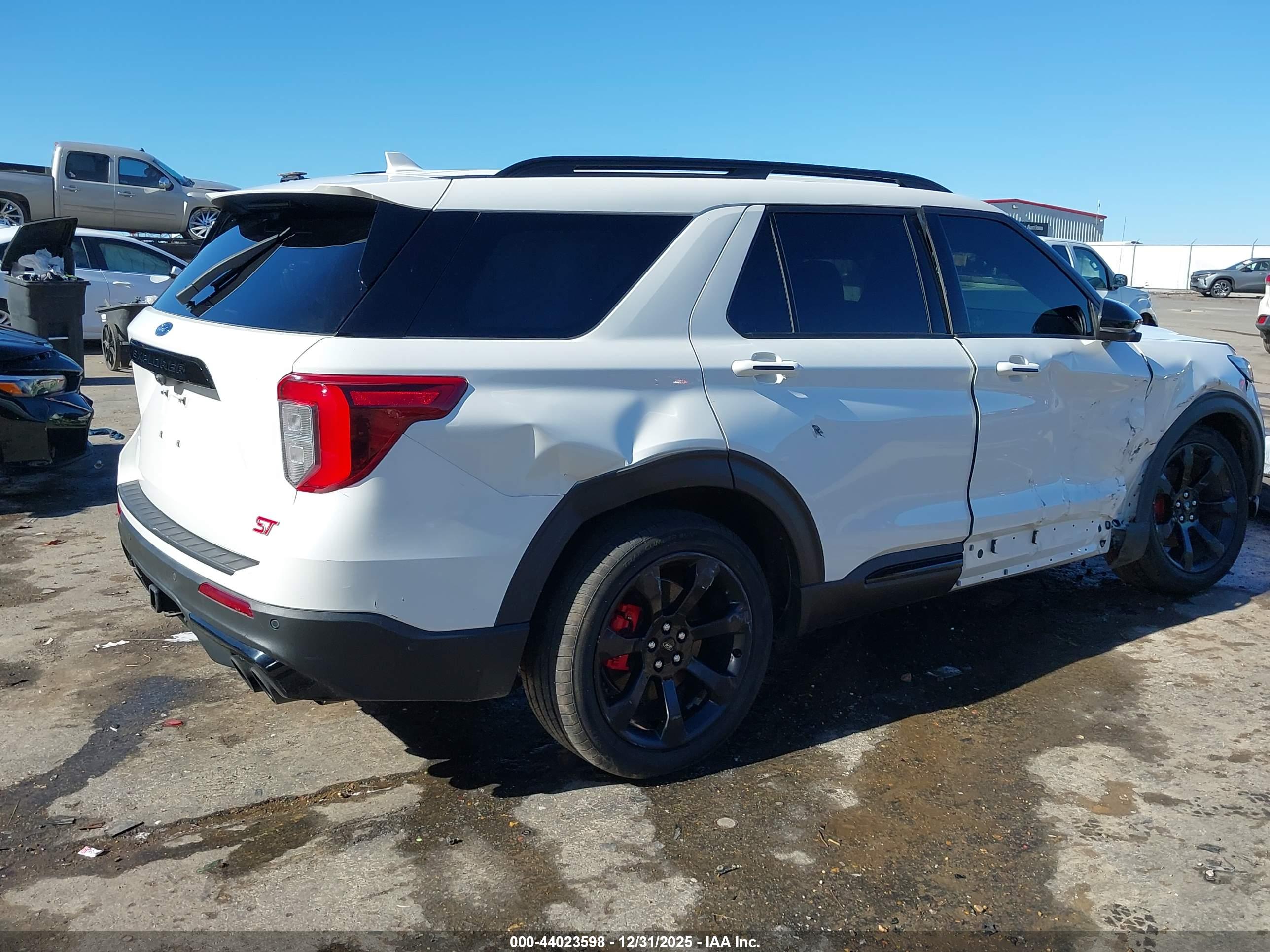 FORD EXPLORER image 4