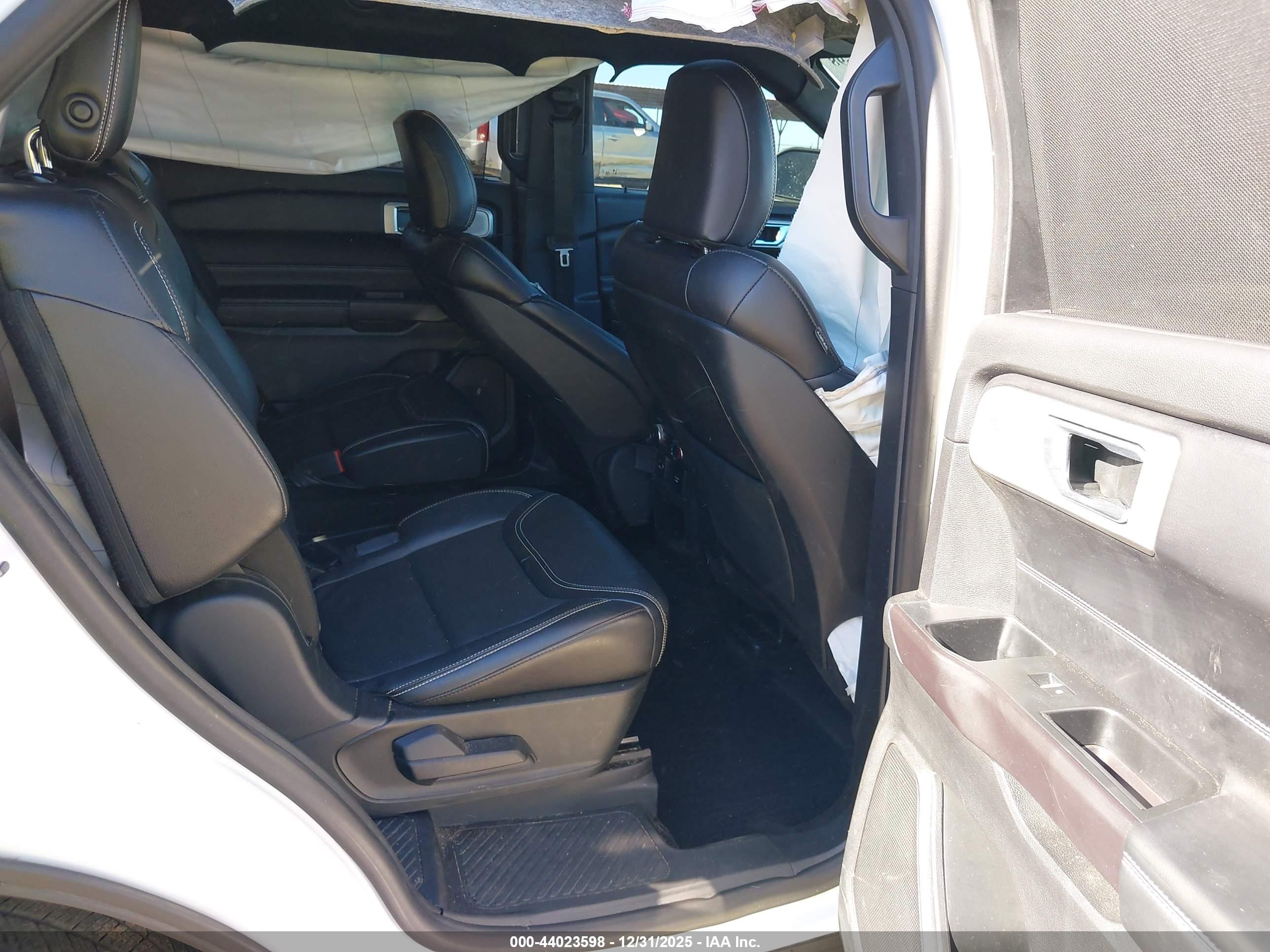 FORD EXPLORER image 8