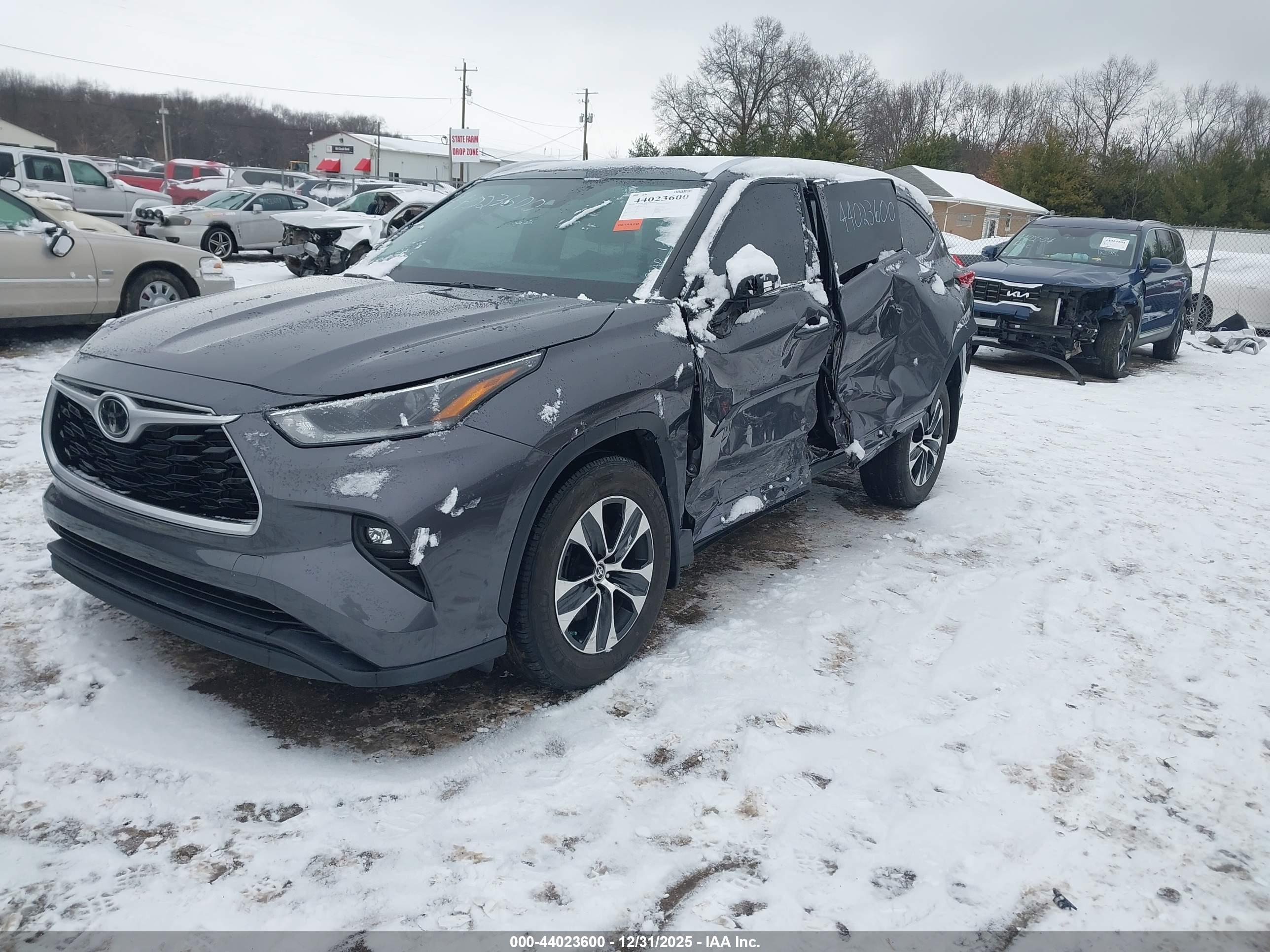 TOYOTA HIGHLANDER image 2