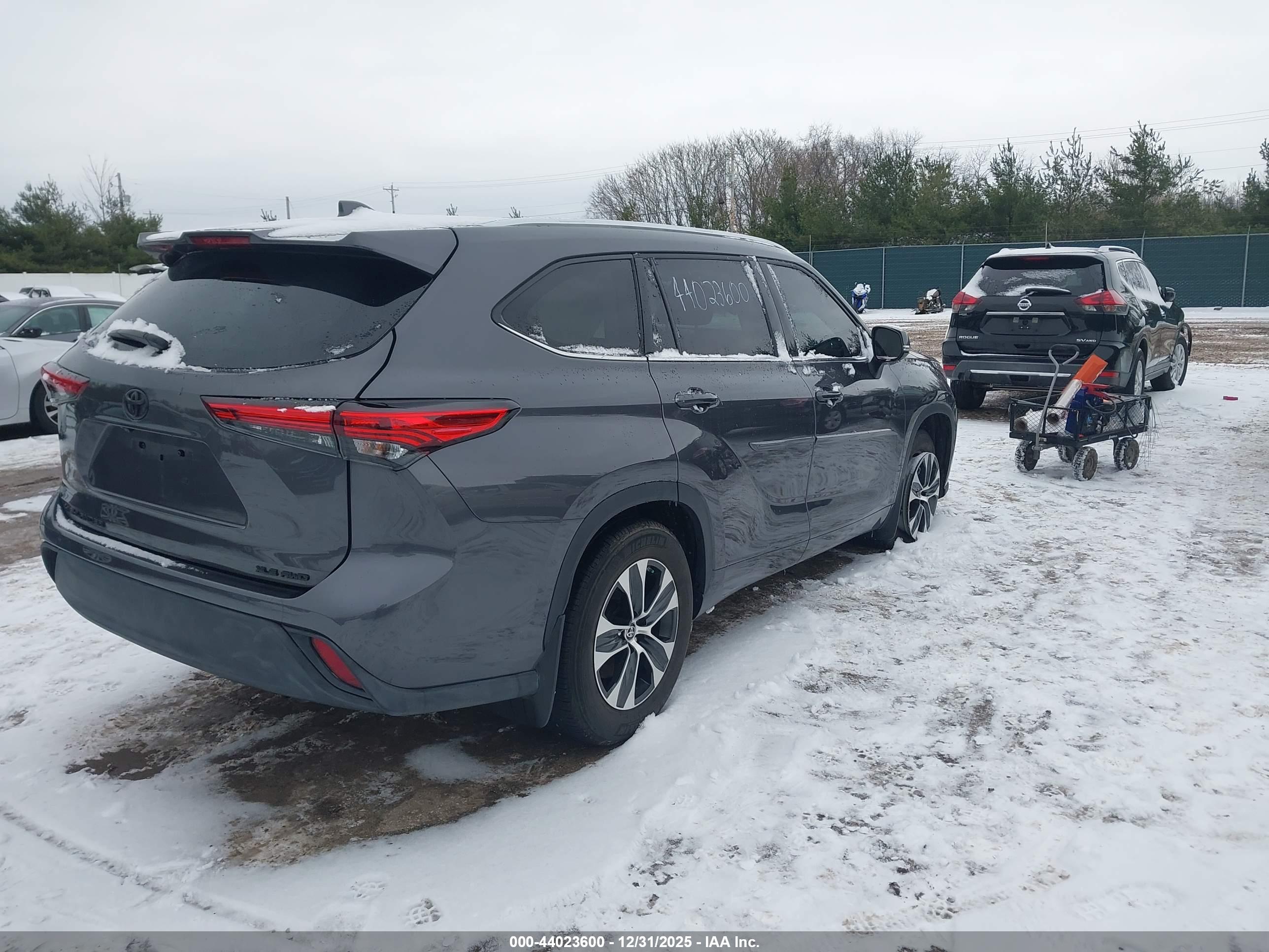 TOYOTA HIGHLANDER image 4