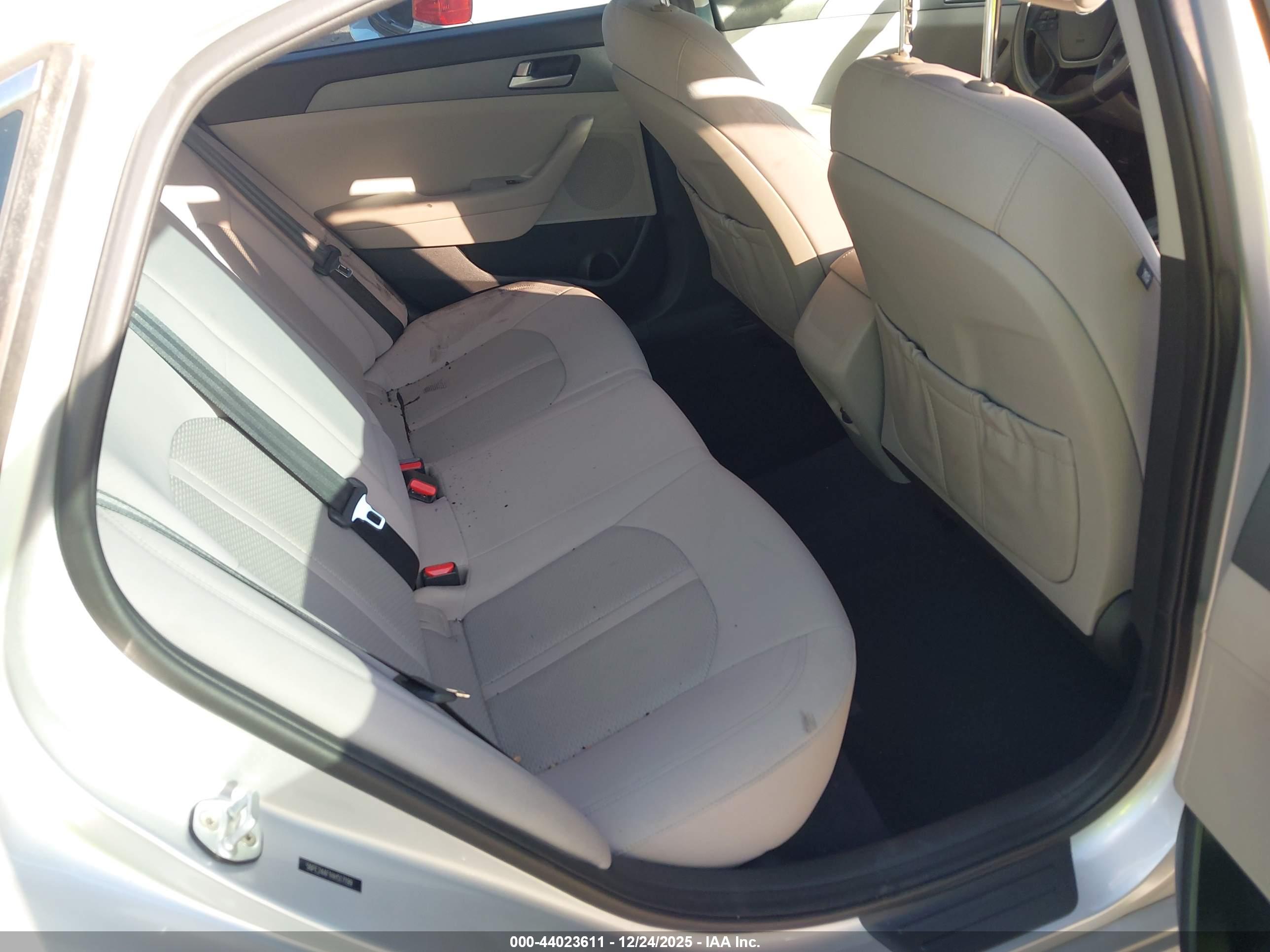 HYUNDAI SONATA image 8
