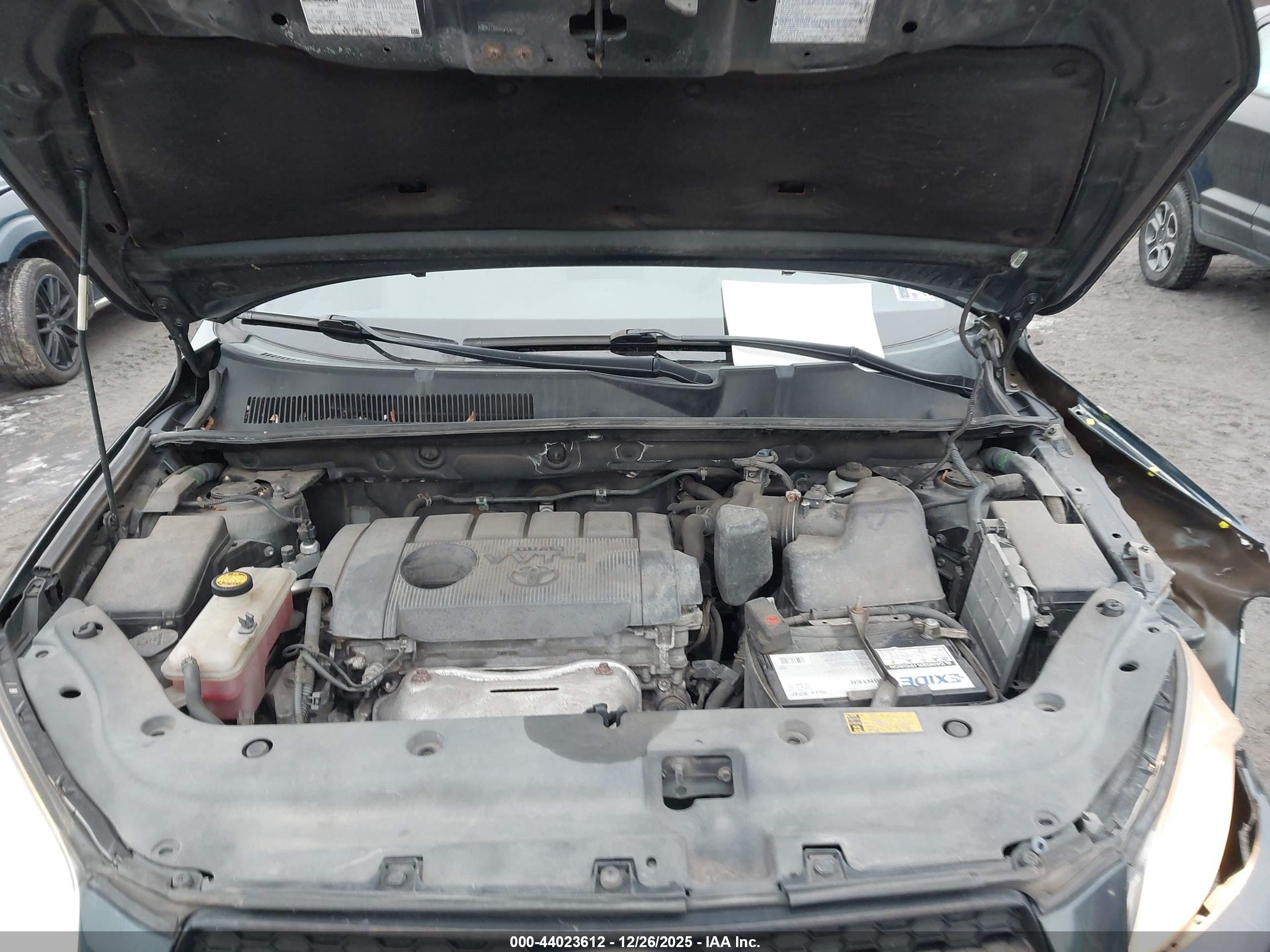 TOYOTA RAV4 image 10