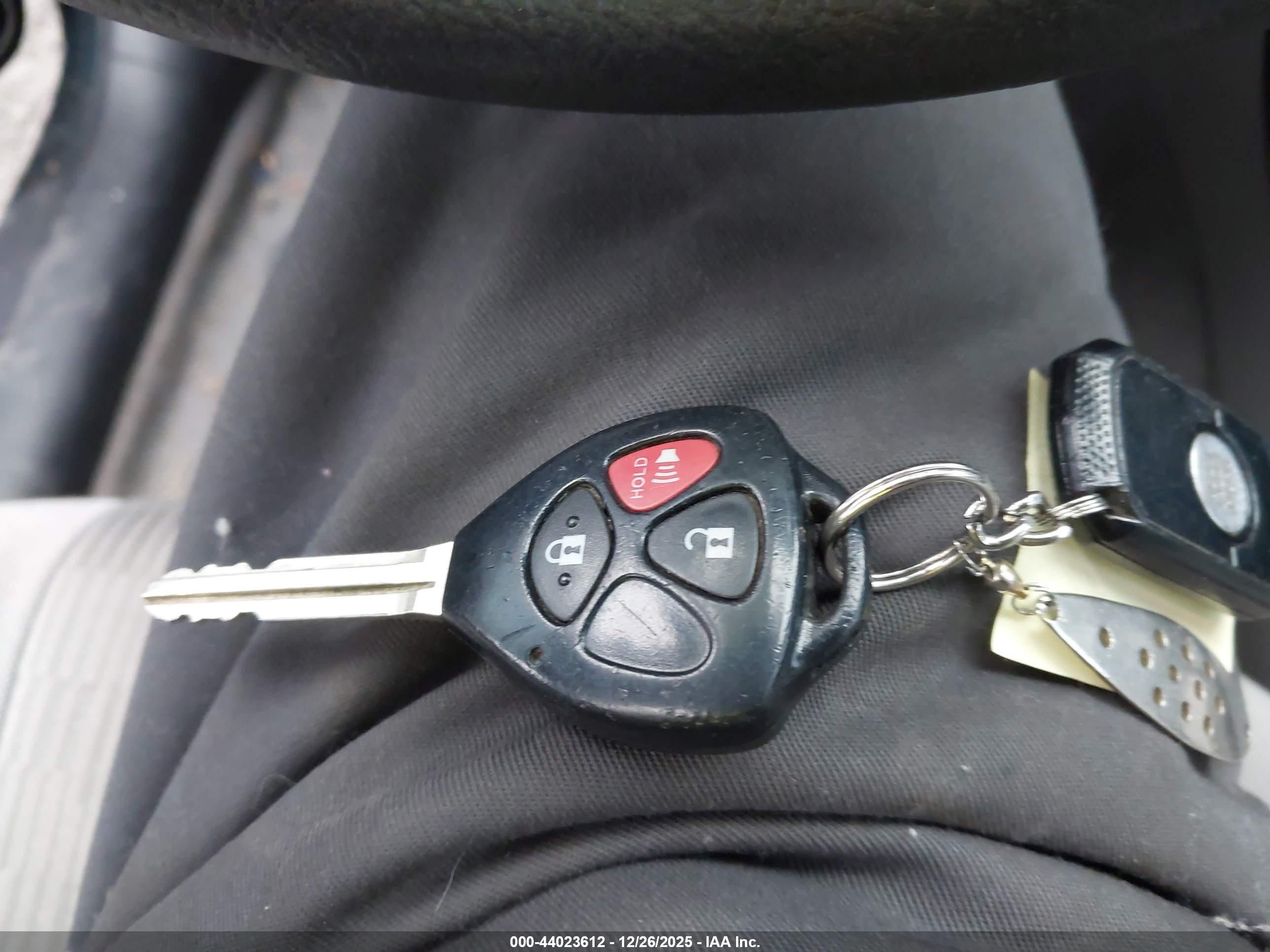 TOYOTA RAV4 image 11