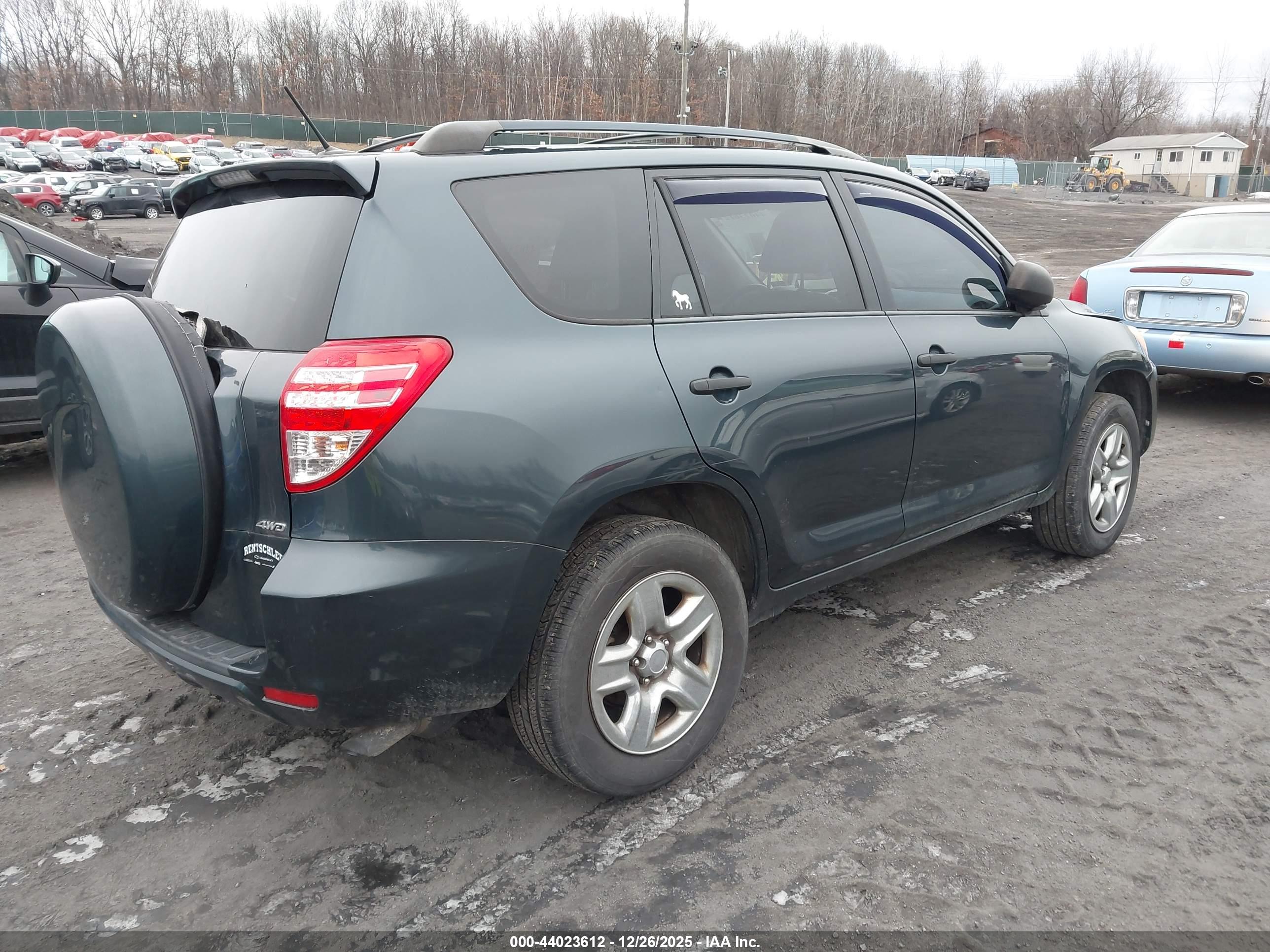 TOYOTA RAV4 image 4
