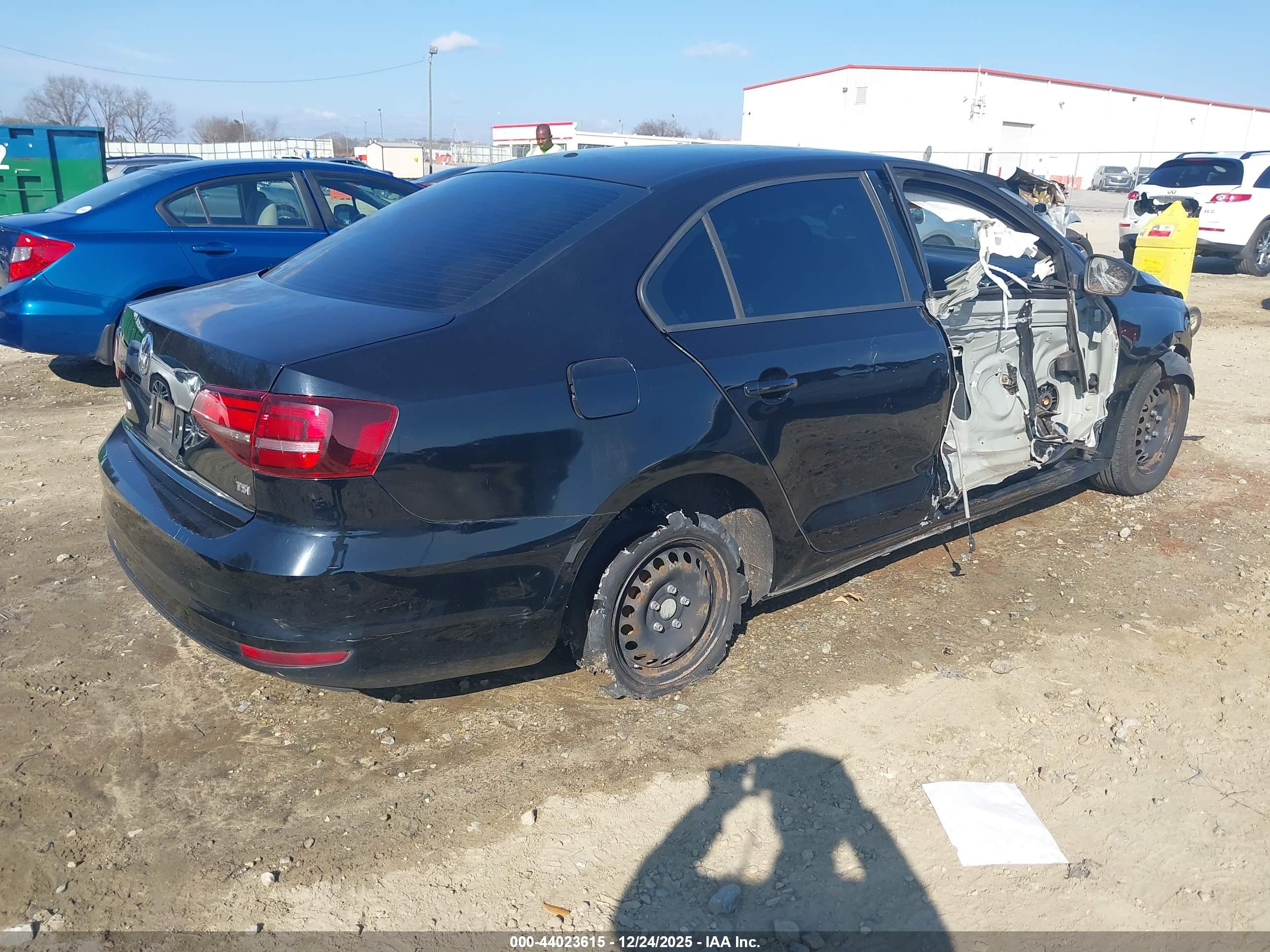 VOLKSWAGEN JETTA image 4