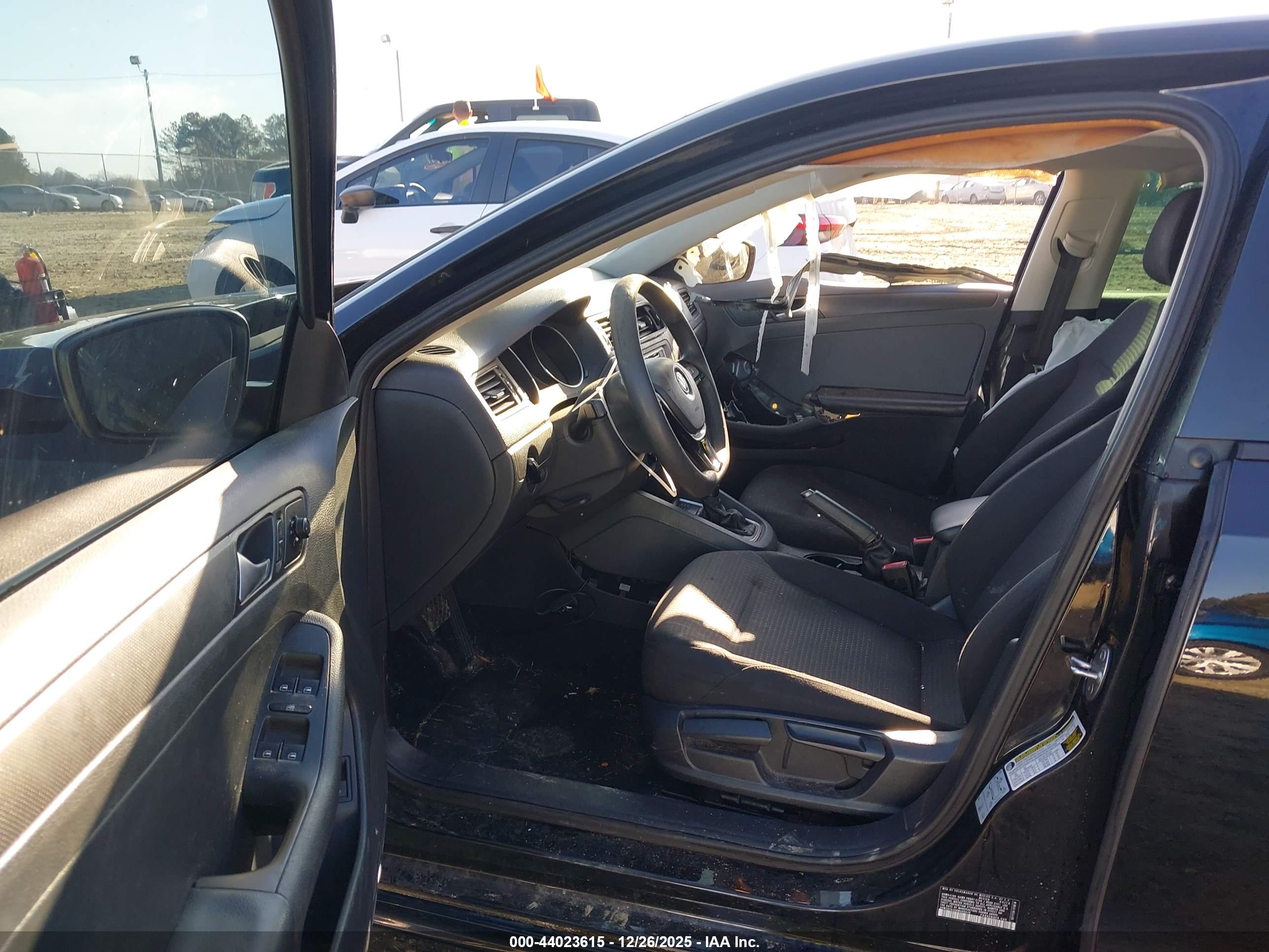 VOLKSWAGEN JETTA image 5