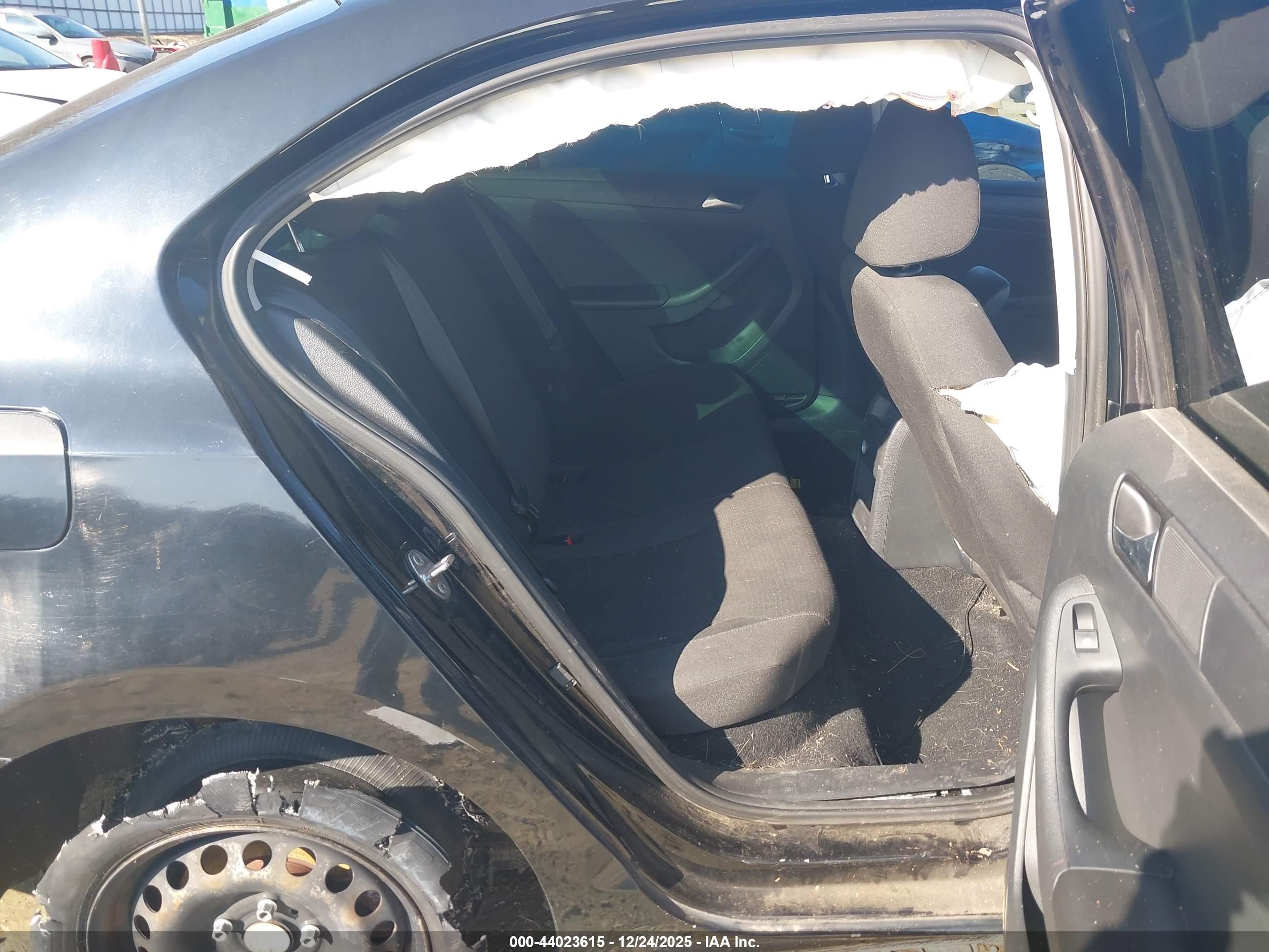 VOLKSWAGEN JETTA image 8