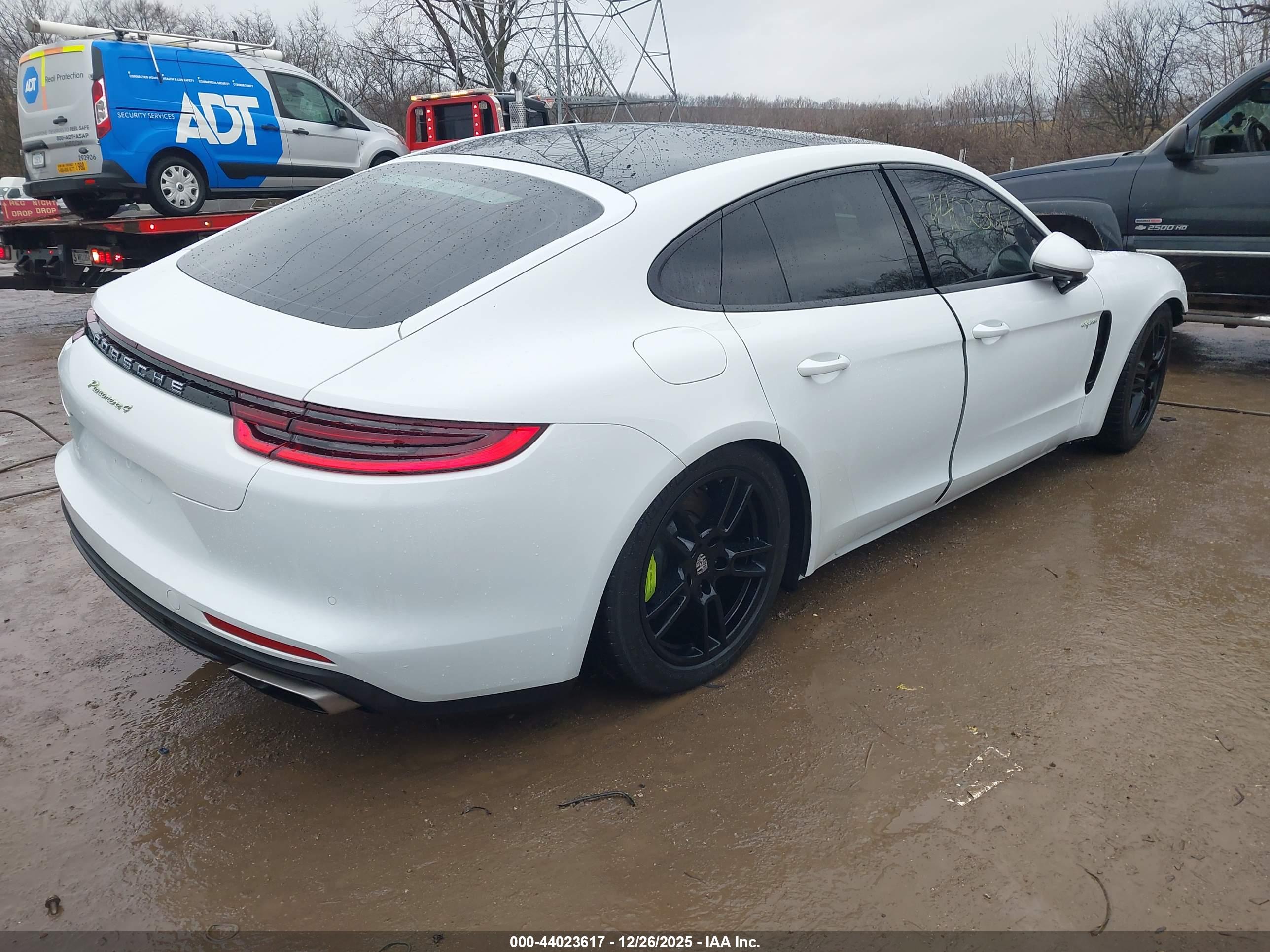PORSCHE PANAMERA image 4