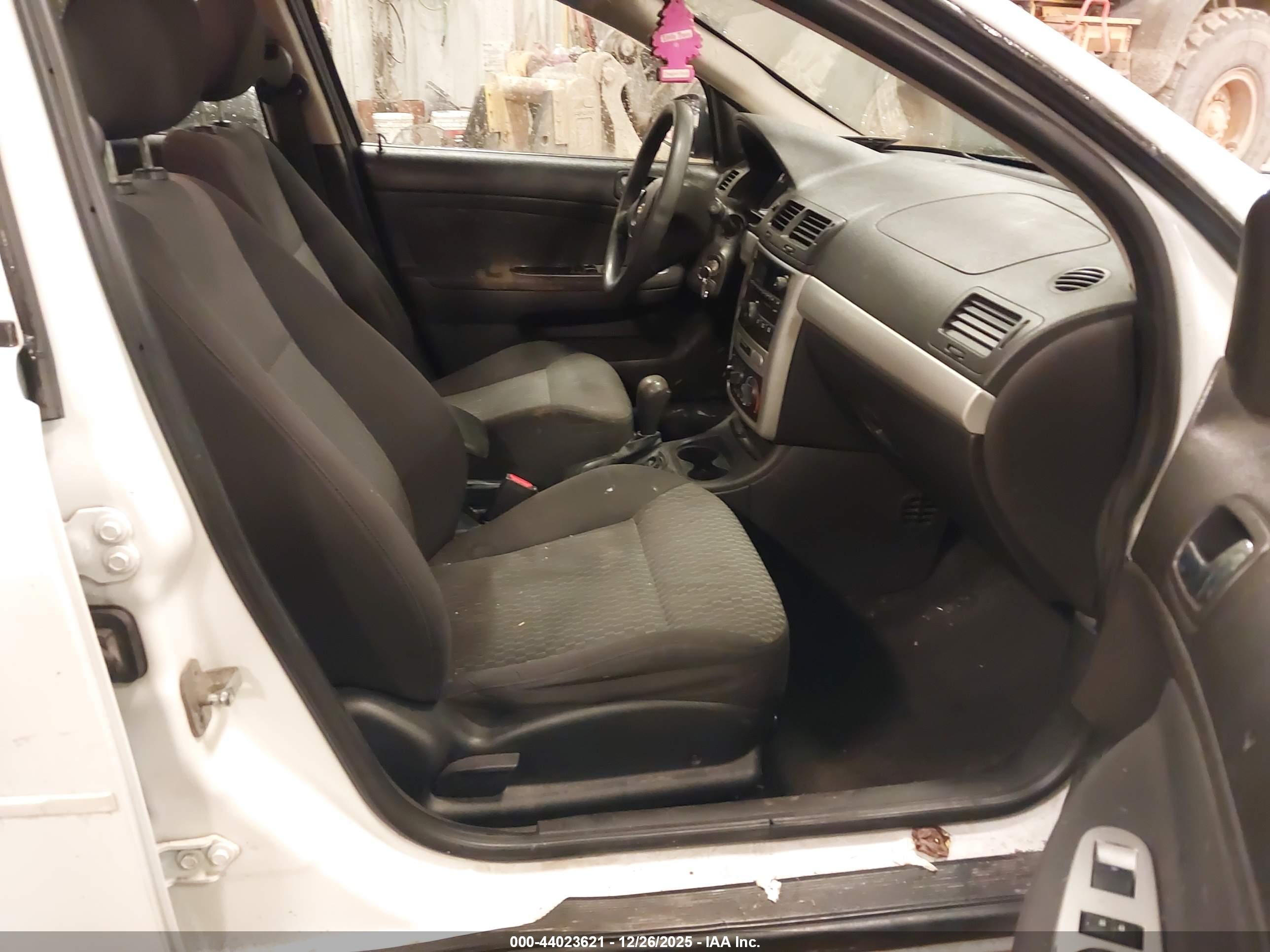 CHEVROLET COBALT image 5