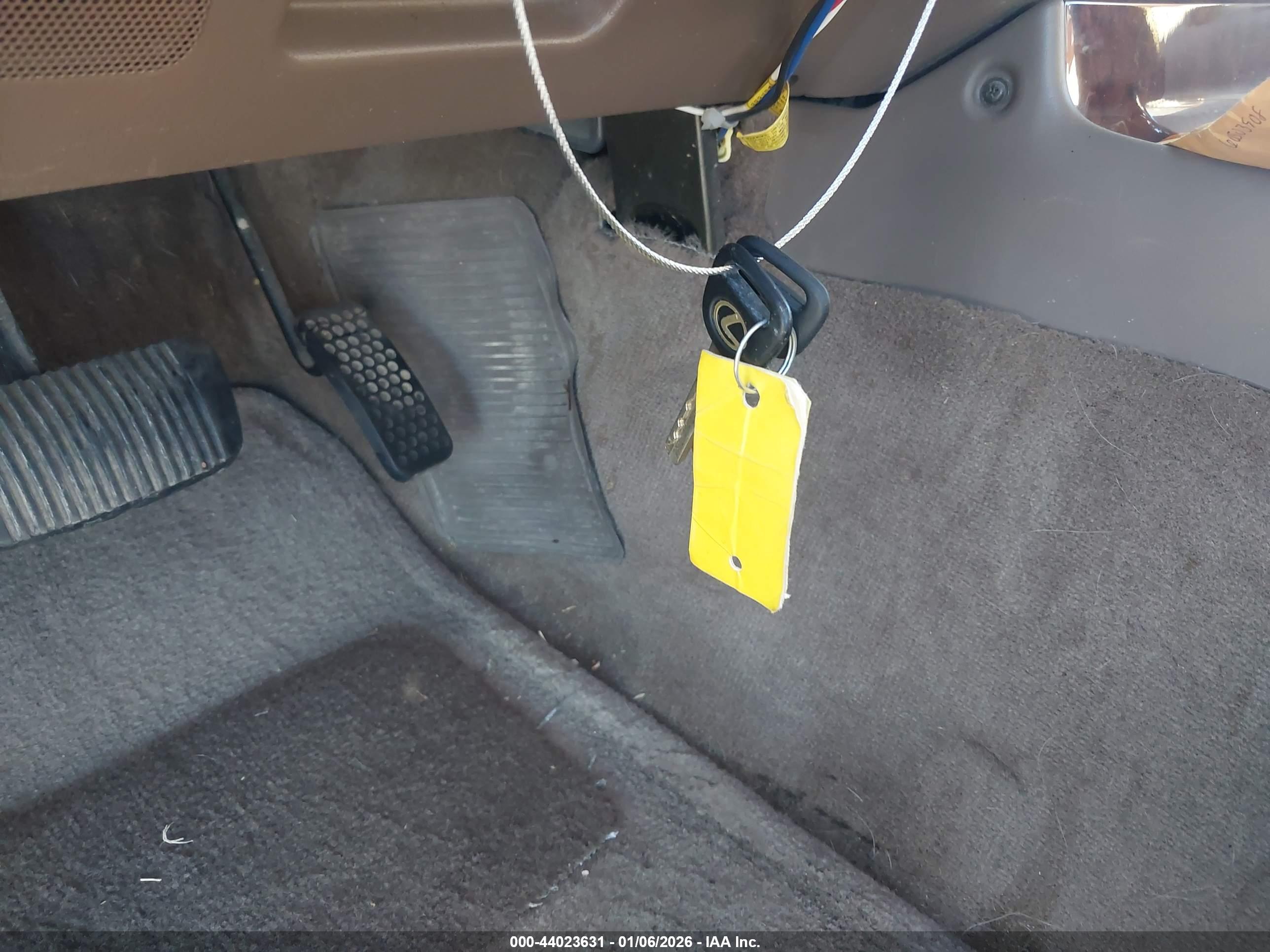 LEXUS LX image 11