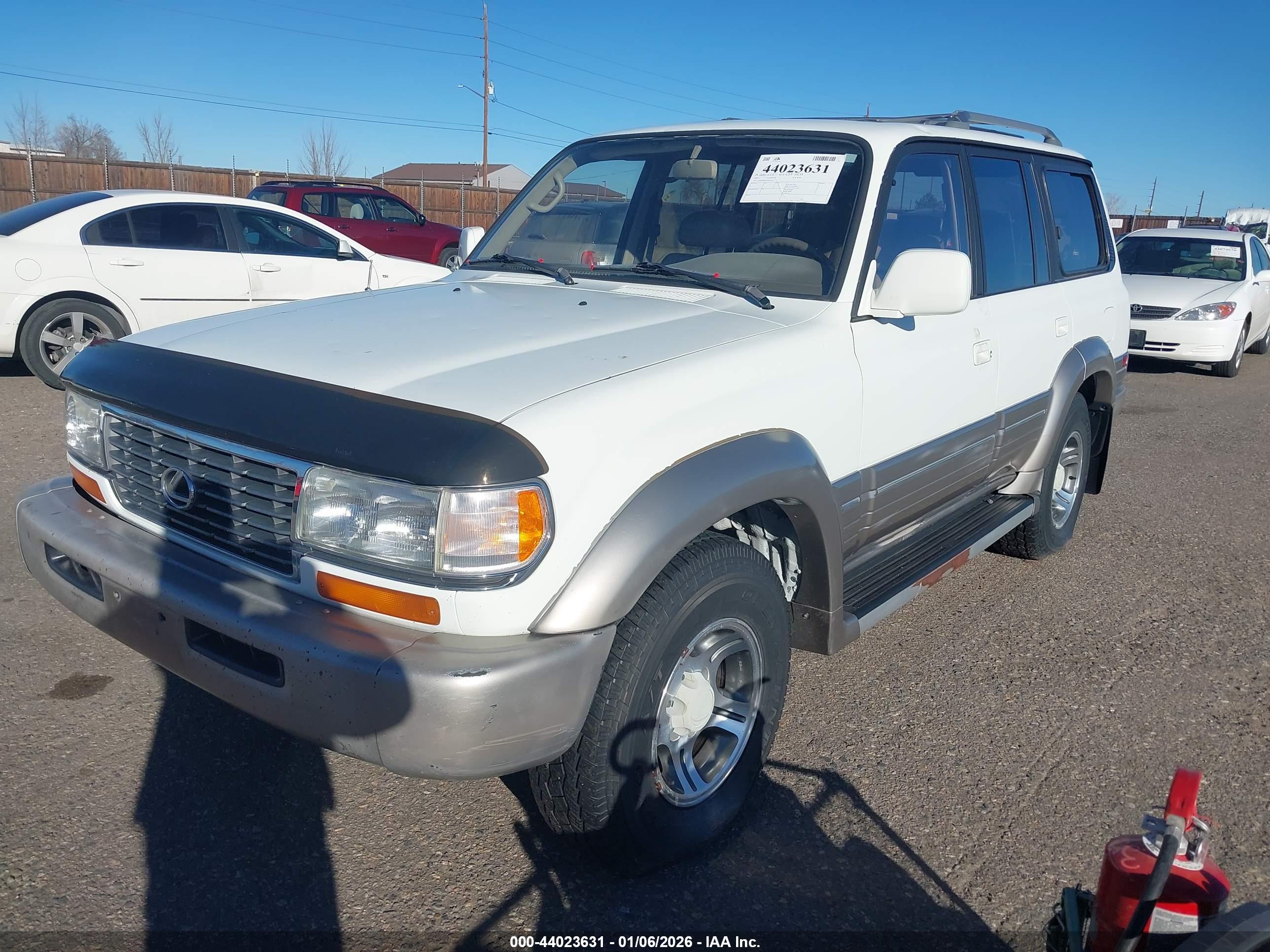 LEXUS LX image 2