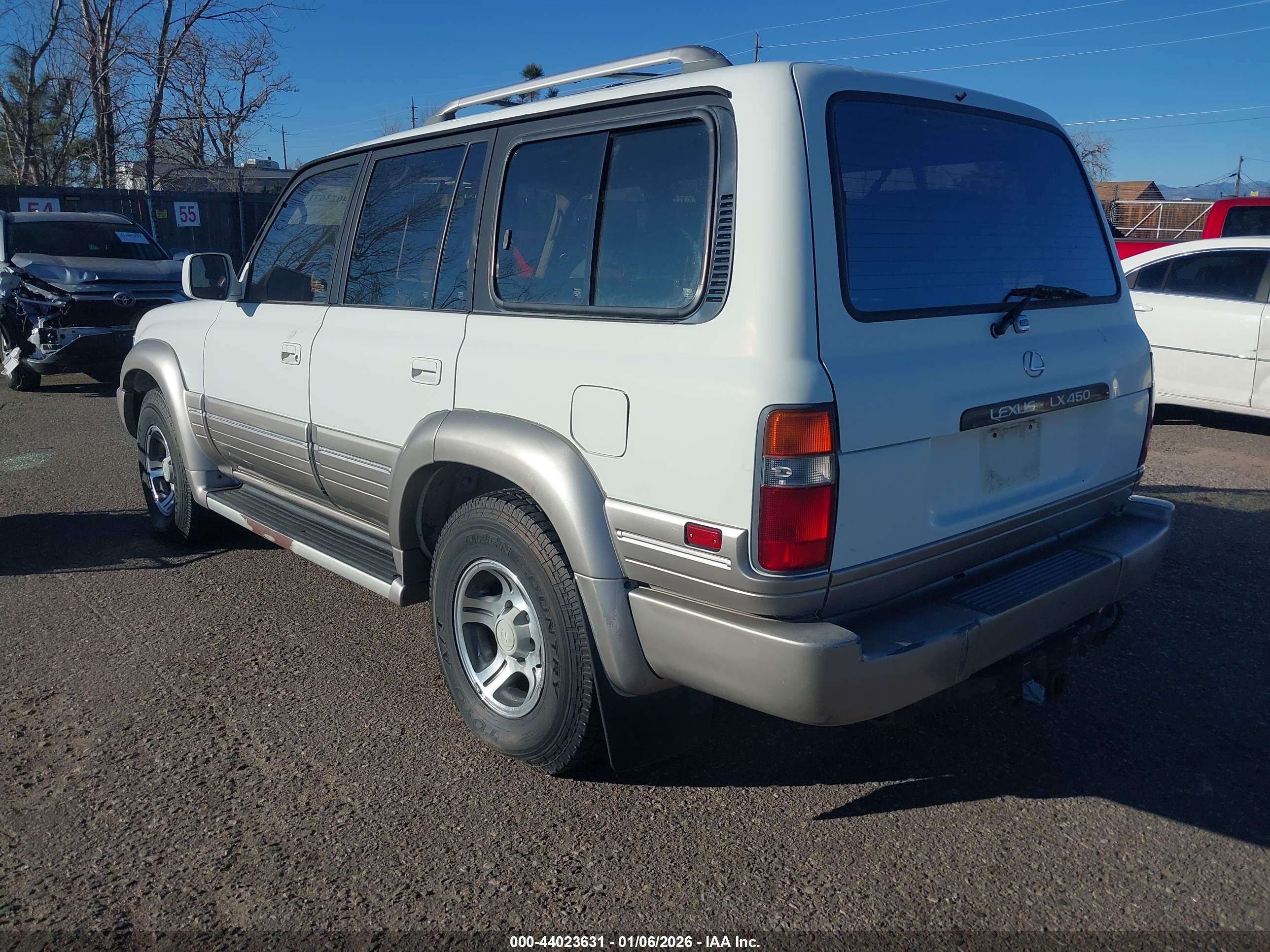 LEXUS LX image 3