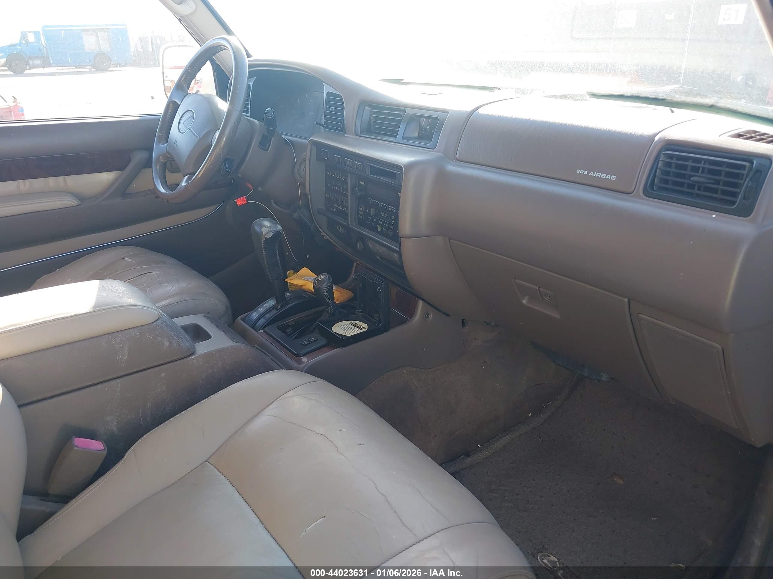 LEXUS LX image 5