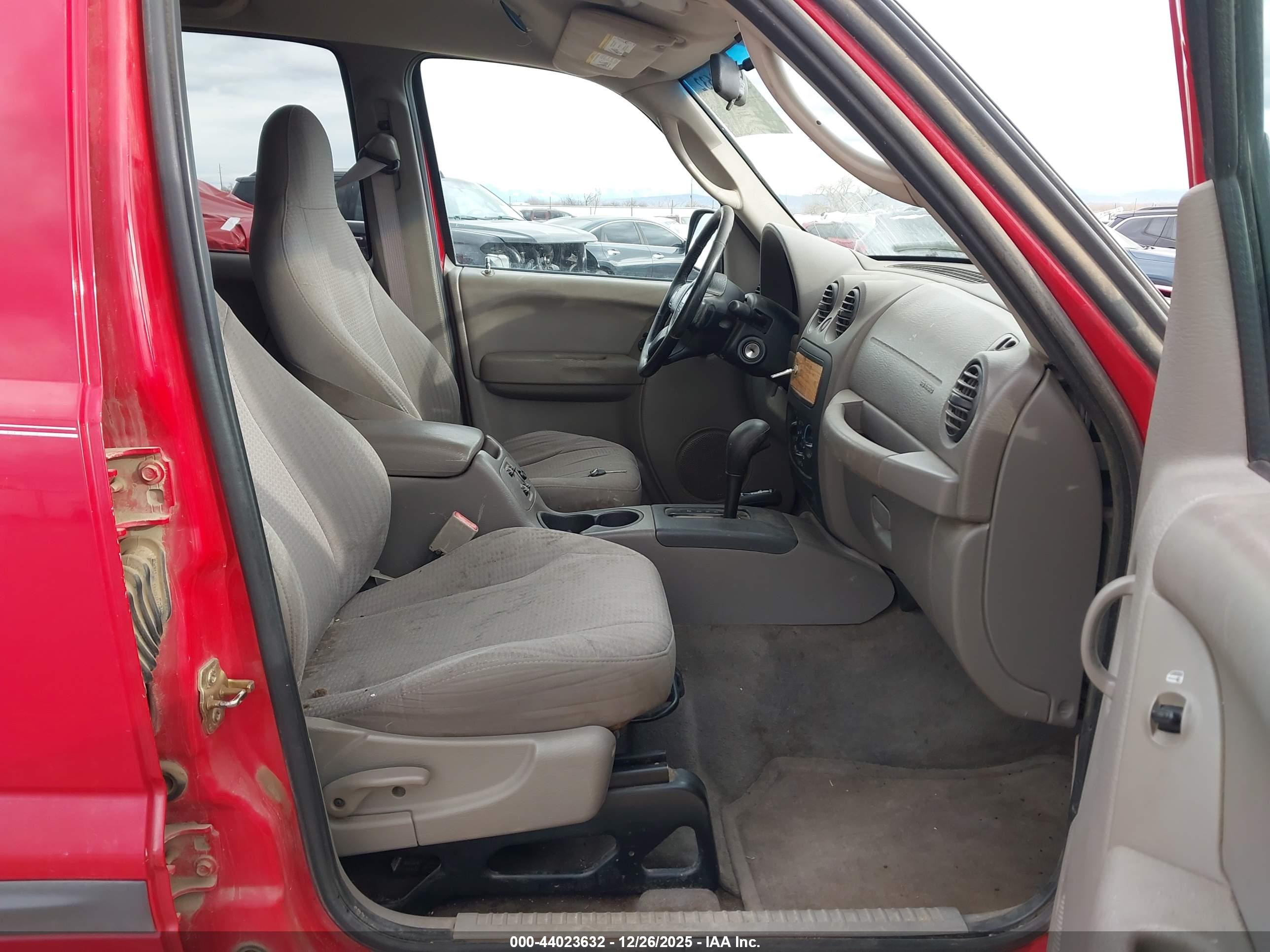 JEEP LIBERTY image 5