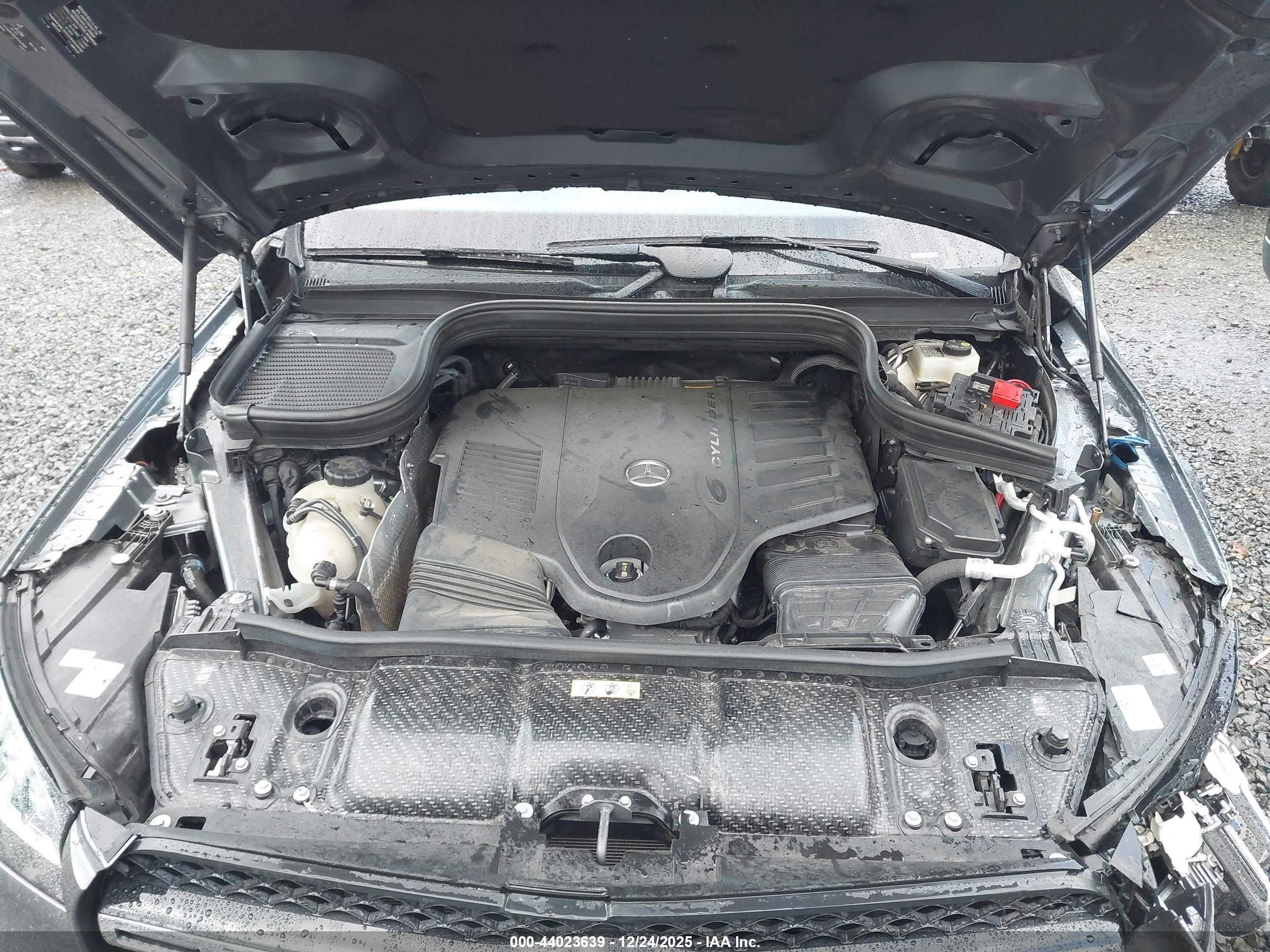 MERCEDES-BENZ GLS image 10