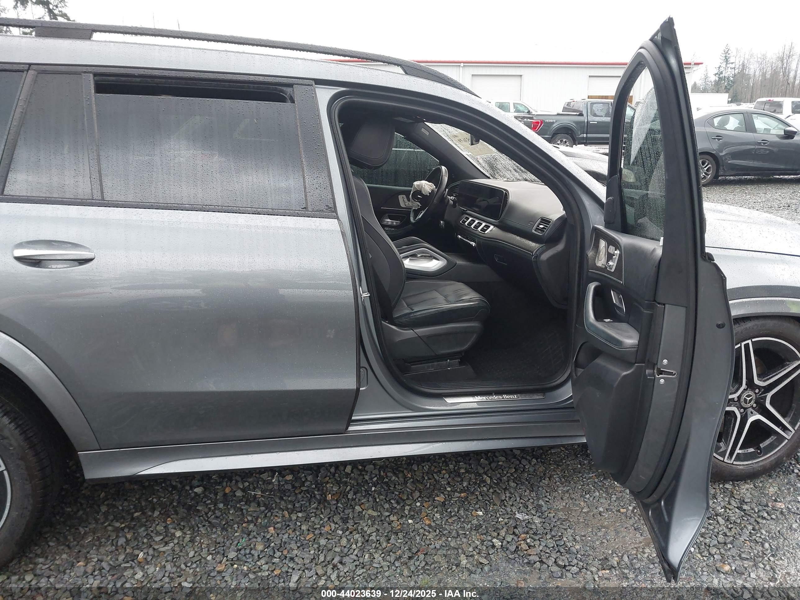MERCEDES-BENZ GLS image 5