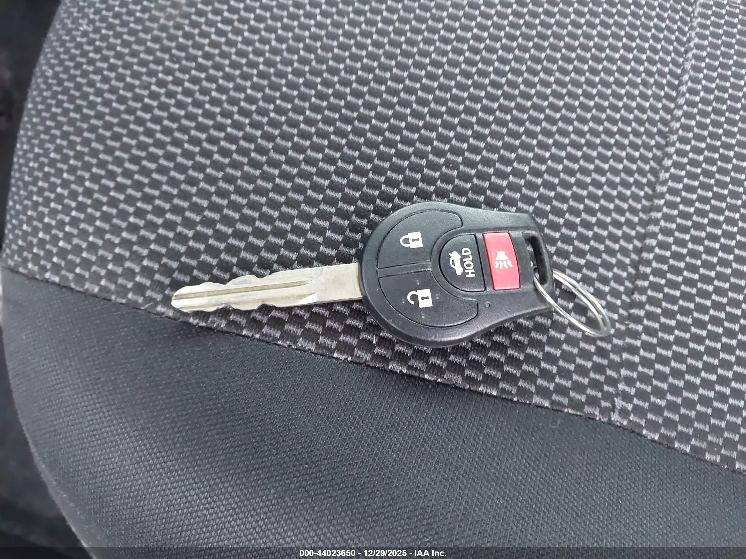 NISSAN VERSA image 11