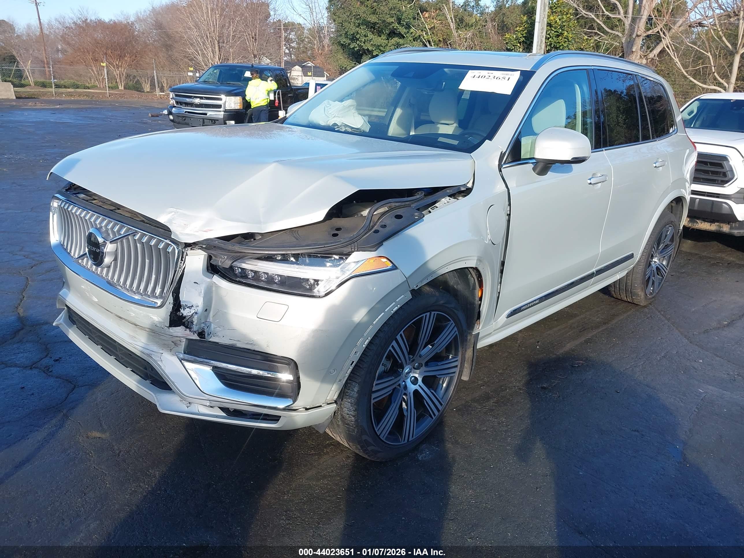 VOLVO XC90 image 2
