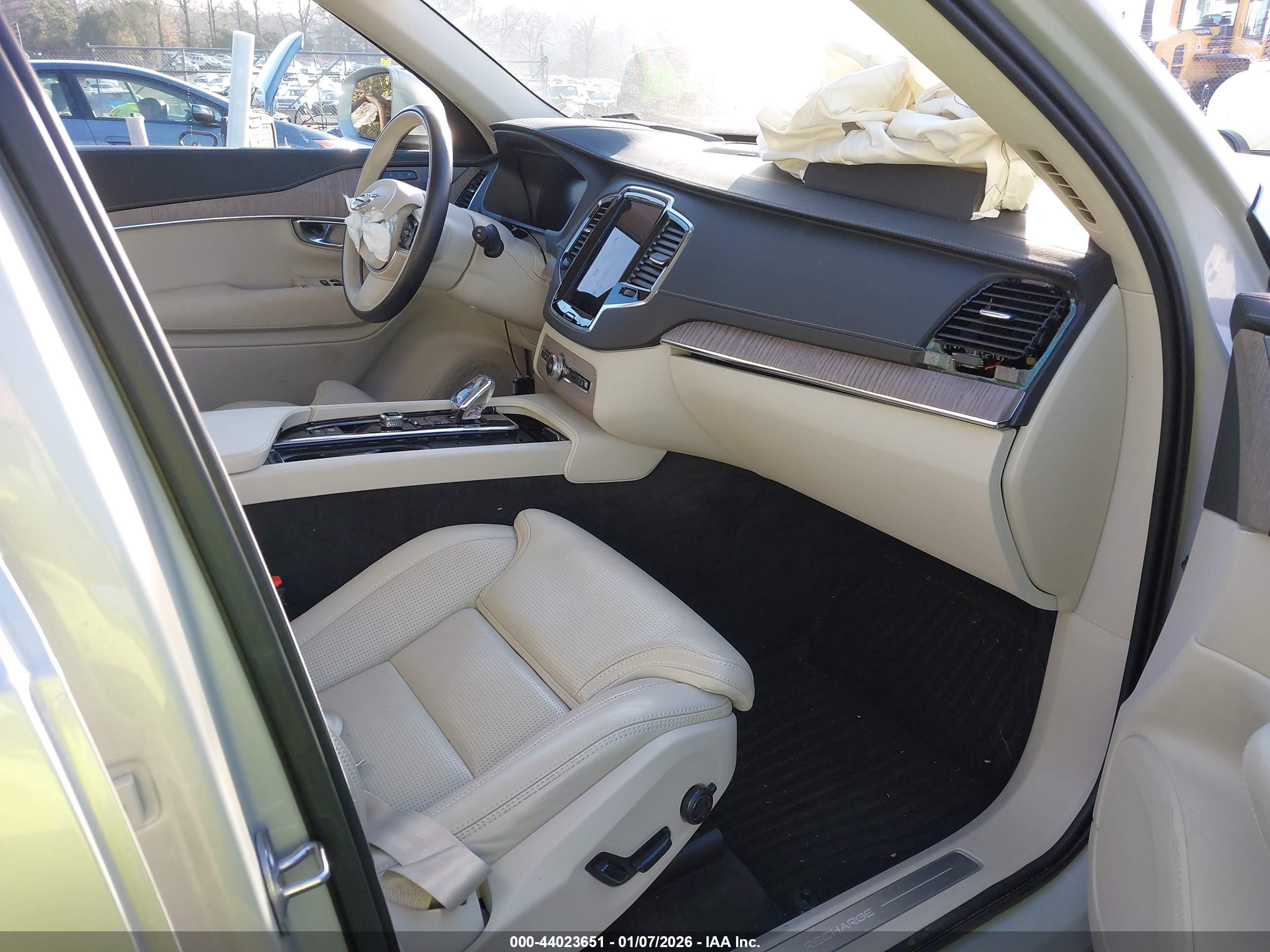 VOLVO XC90 image 5